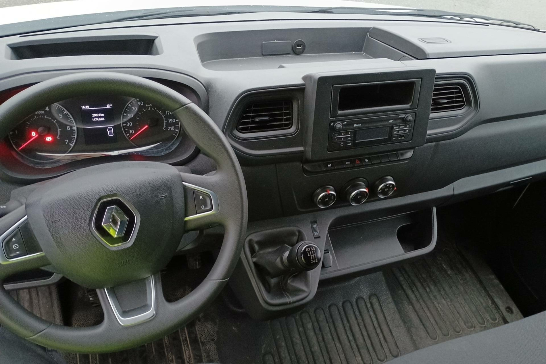 Vente en ligne Renault Master Fourgon MASTER FGN TRAC F3500 L2H2 BLUE DCI 135 au prix de 28 890 €