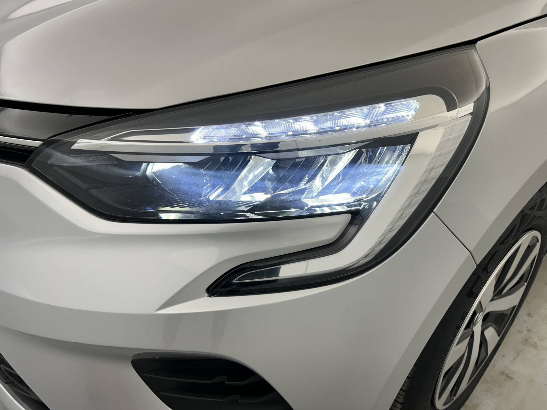 Vente en ligne Renault Clio 5 Clio TCe 90 au prix de 13 990 €