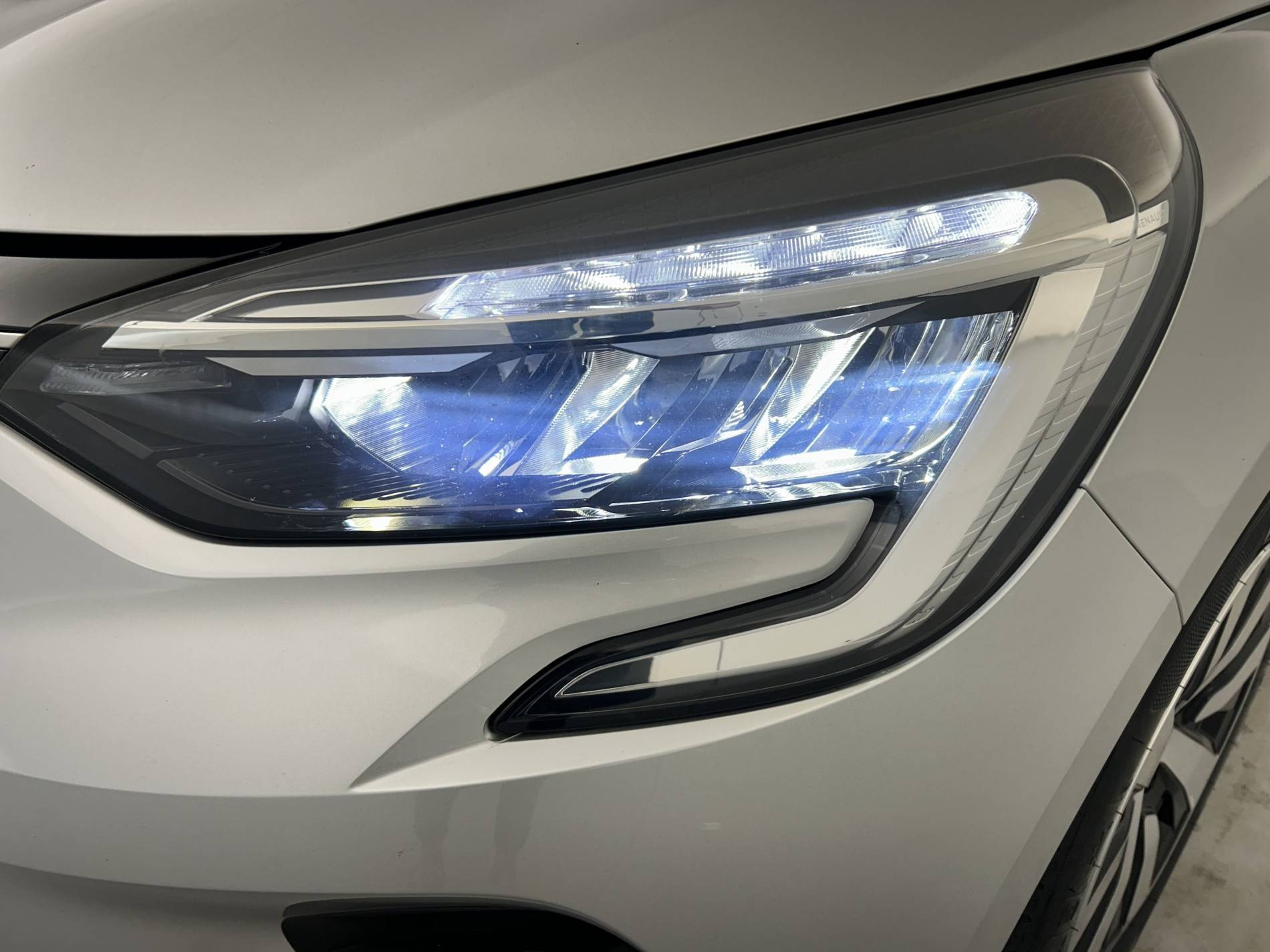 Vente en ligne Renault Clio 5 Clio TCe 90 au prix de 13 990 €