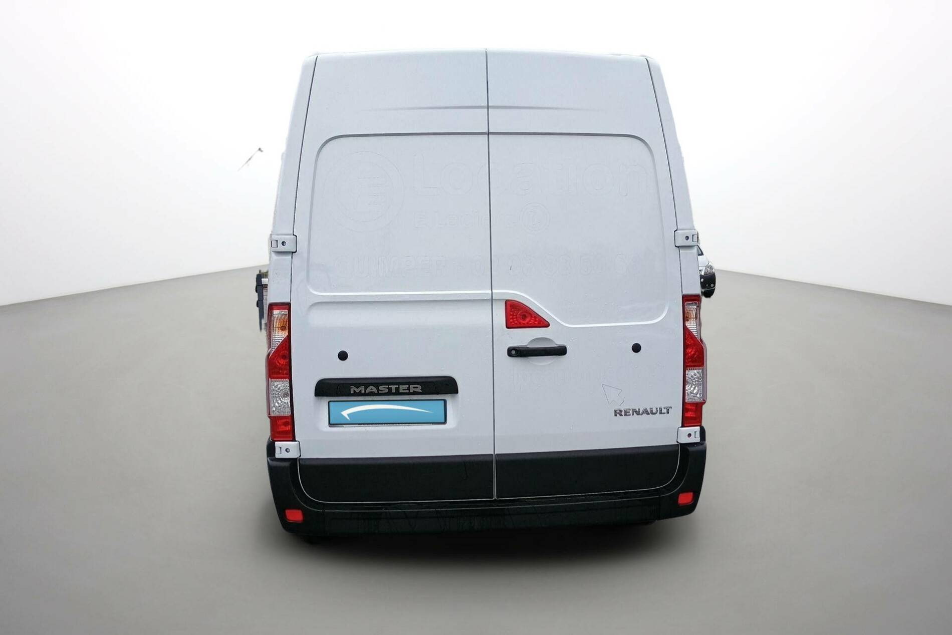 Vente en ligne Renault Master Fourgon  L2H2 BLUE DCI 135  au prix de 28 890 €