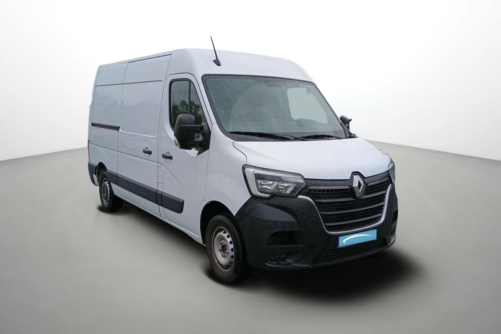 Vente en ligne Renault Master Fourgon  L2H2 BLUE DCI 135  au prix de 28 890 €
