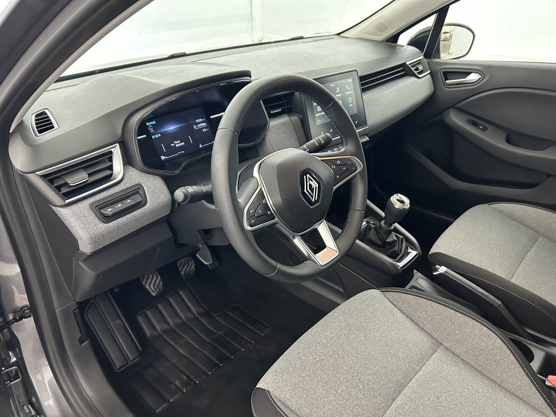 Vente en ligne Renault Clio 5 Clio TCe 90 au prix de 16 490 €