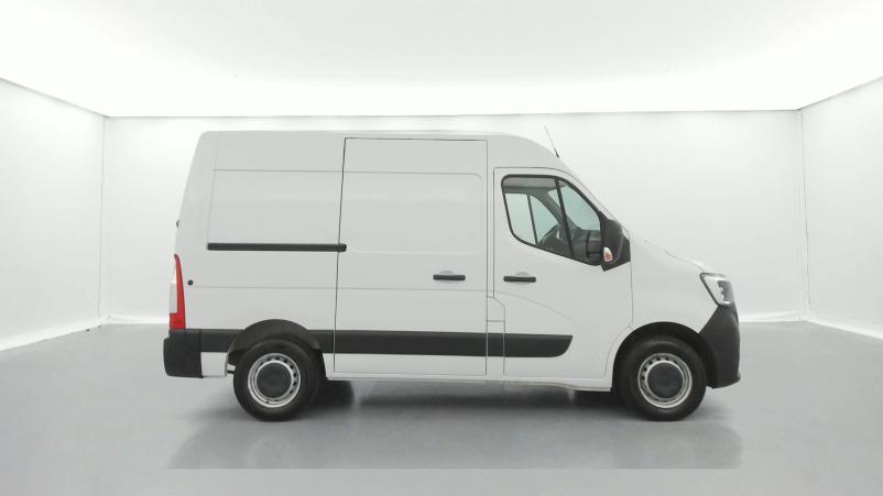 Vente en ligne Renault Master 3 Fourgon MASTER FGN TRAC F3300 L1H2 DCI 135 au prix de 21 690 €