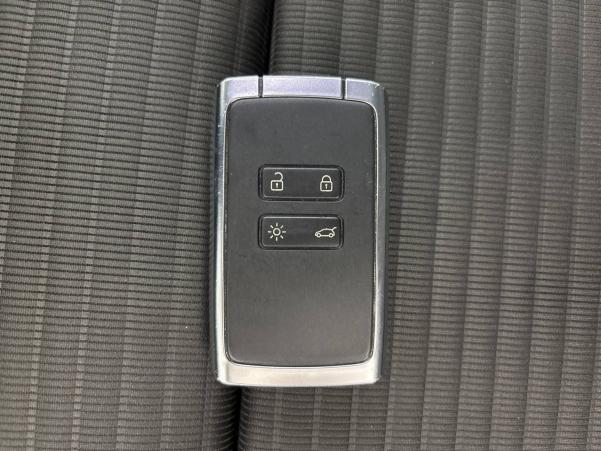 Vente en ligne Renault Scenic 4 Scenic TCe 160 FAP au prix de 19 450 €