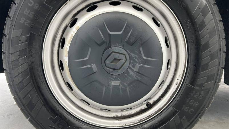 Vente en ligne Renault Master Fourgon MASTER FGN TRAC F3500 L2H2 BLUE DCI 135 au prix de 23 490 €