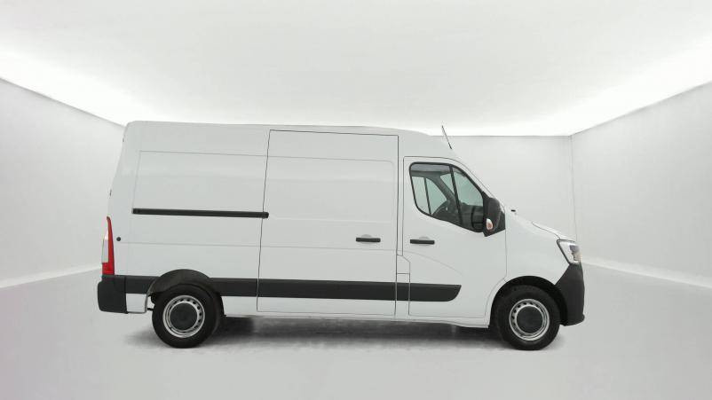 Vente en ligne Renault Master Fourgon MASTER FGN TRAC F3500 L2H2 BLUE DCI 135 au prix de 23 490 €