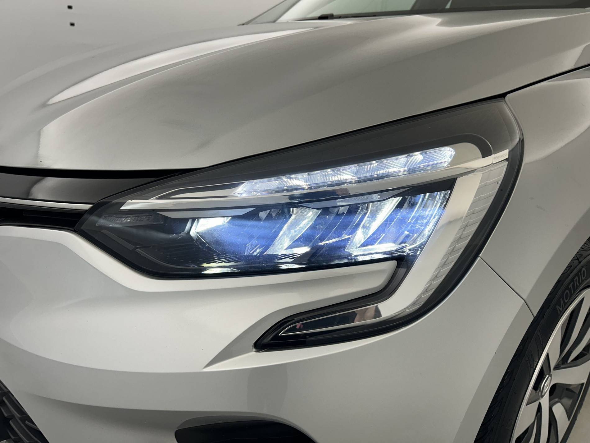 Vente en ligne Renault Clio 5 Clio TCe 90 au prix de 13 990 €