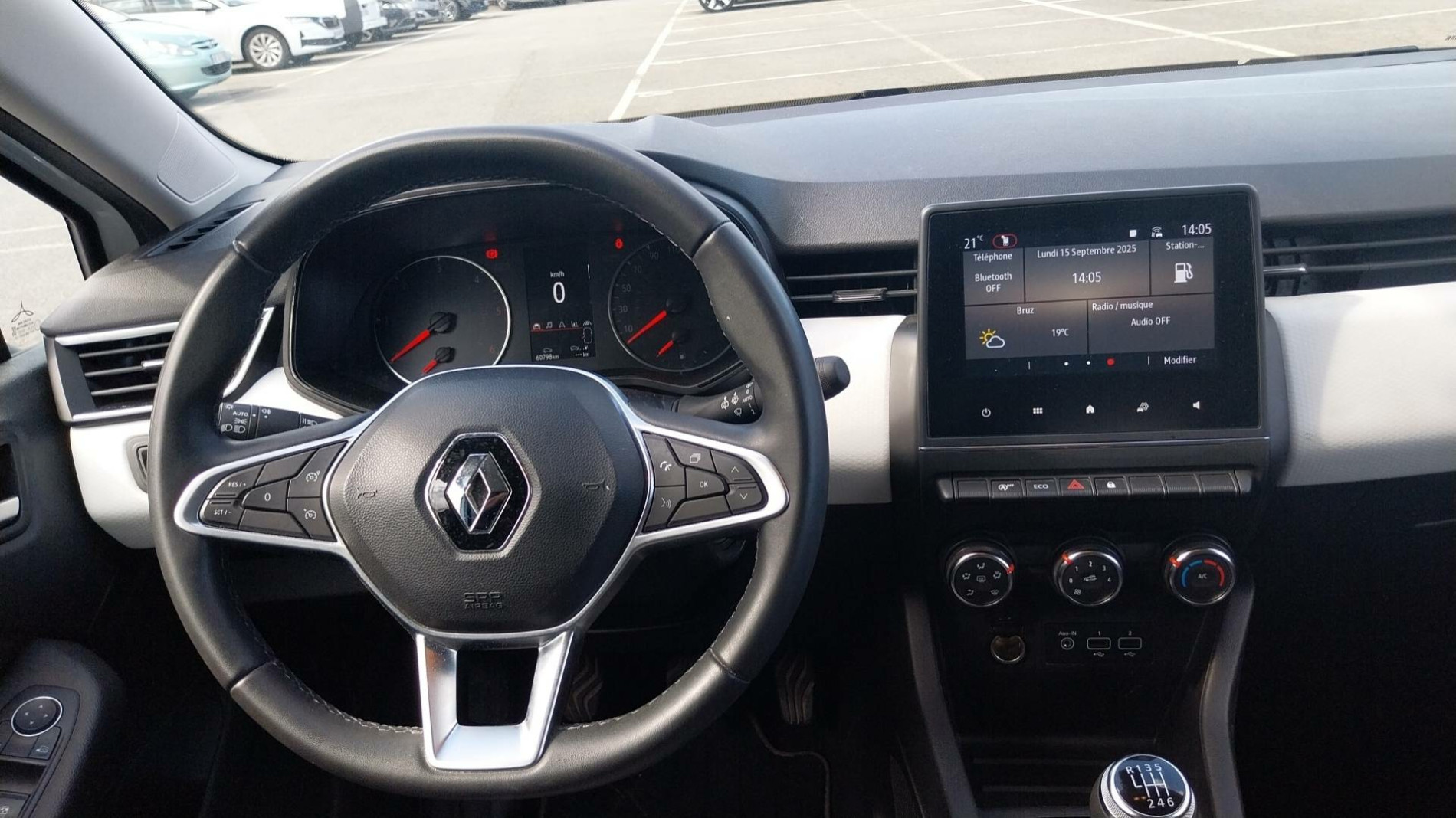 Vente en ligne Renault Clio 5 Clio Blue dCi 100 au prix de 14 990 €