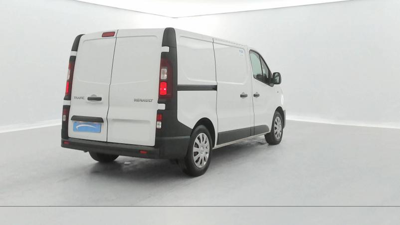 Vente en ligne Renault Trafic 3 Fourgon TRAFIC FGN L1H1 1000 KG DCI 95 au prix de 16 970 €