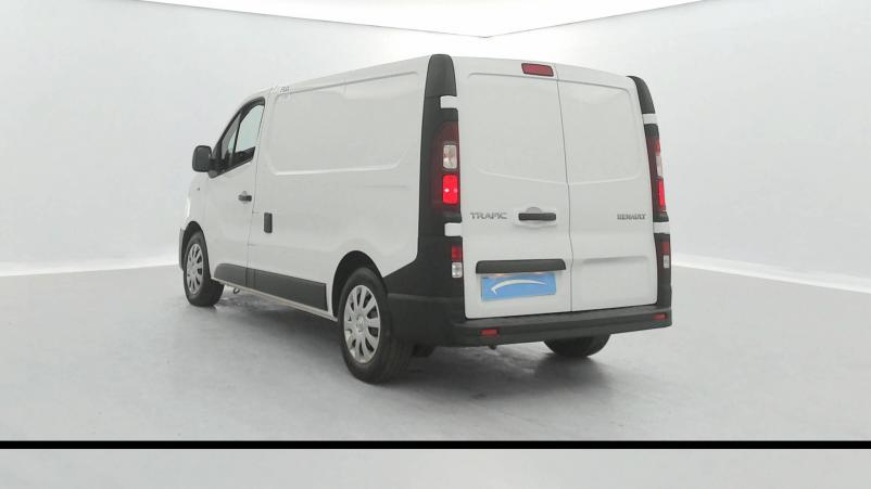 Vente en ligne Renault Trafic 3 Fourgon TRAFIC FGN L1H1 1000 KG DCI 95 au prix de 16 970 €