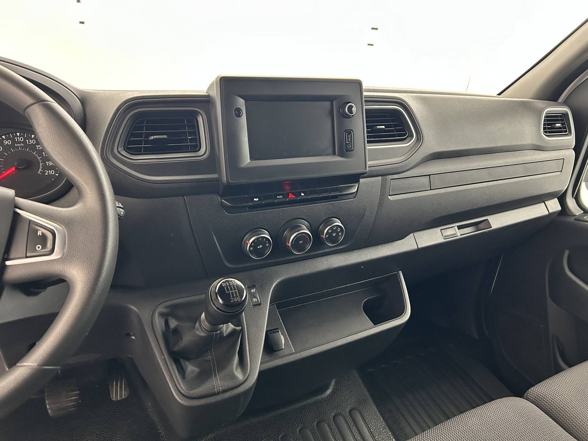 Vente en ligne Renault Master Fourgon MASTER FGN TRAC F3300 L2H2 BLUE DCI 135 au prix de 22 890 €