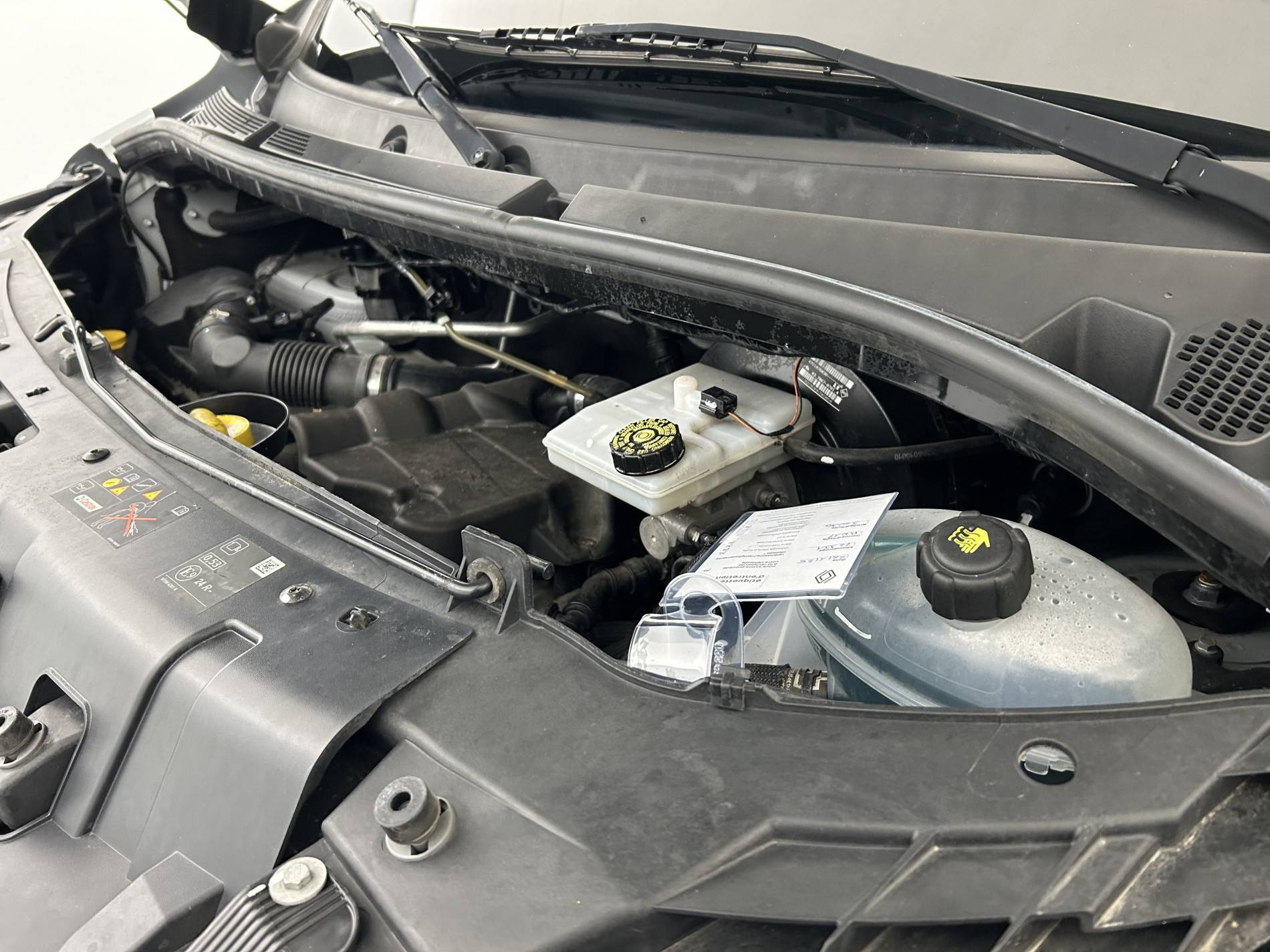 Vente en ligne Renault Master Fourgon MASTER FGN TRAC F3300 L2H2 BLUE DCI 135 au prix de 22 890 €