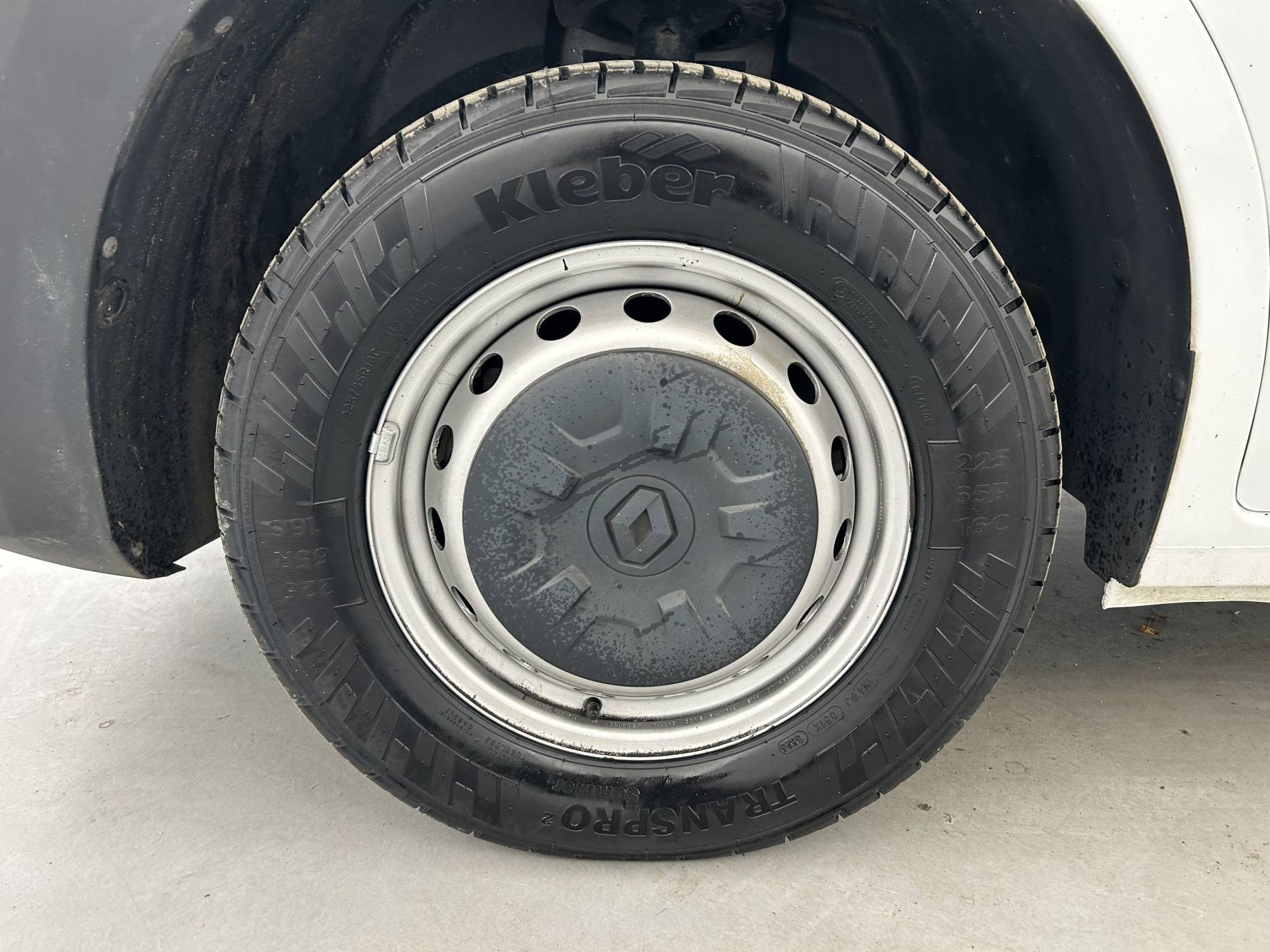 Vente en ligne Renault Master Fourgon MASTER FGN TRAC F3300 L2H2 BLUE DCI 135 au prix de 22 890 €