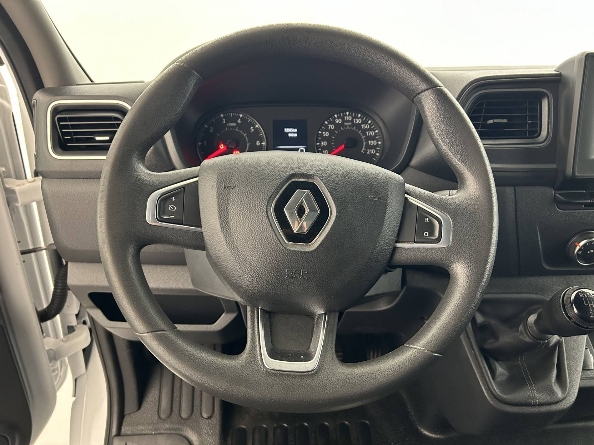 Vente en ligne Renault Master Fourgon MASTER FGN TRAC F3300 L2H2 BLUE DCI 135 au prix de 22 890 €