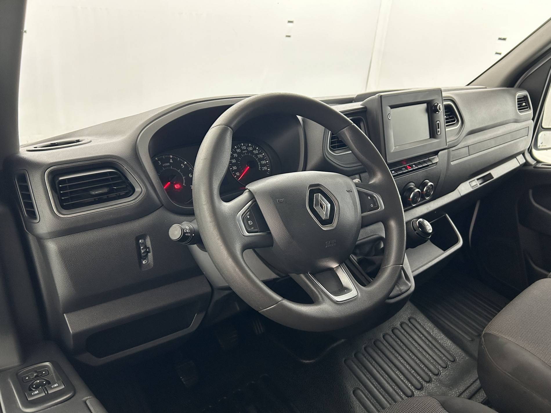 Vente en ligne Renault Master Fourgon MASTER FGN TRAC F3300 L2H2 BLUE DCI 135 au prix de 22 890 €