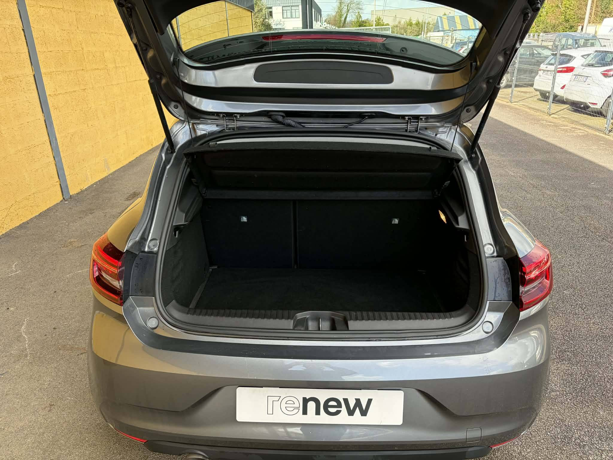 Vente en ligne Renault Clio 5 Clio TCe 90 au prix de 15 790 €