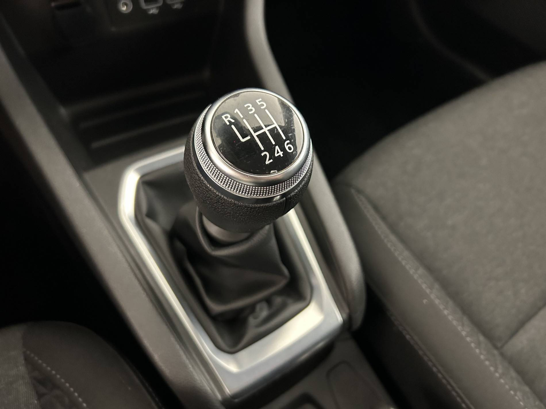 Vente en ligne Renault Clio 5 Clio TCe 90 - 21 au prix de 13 890 €