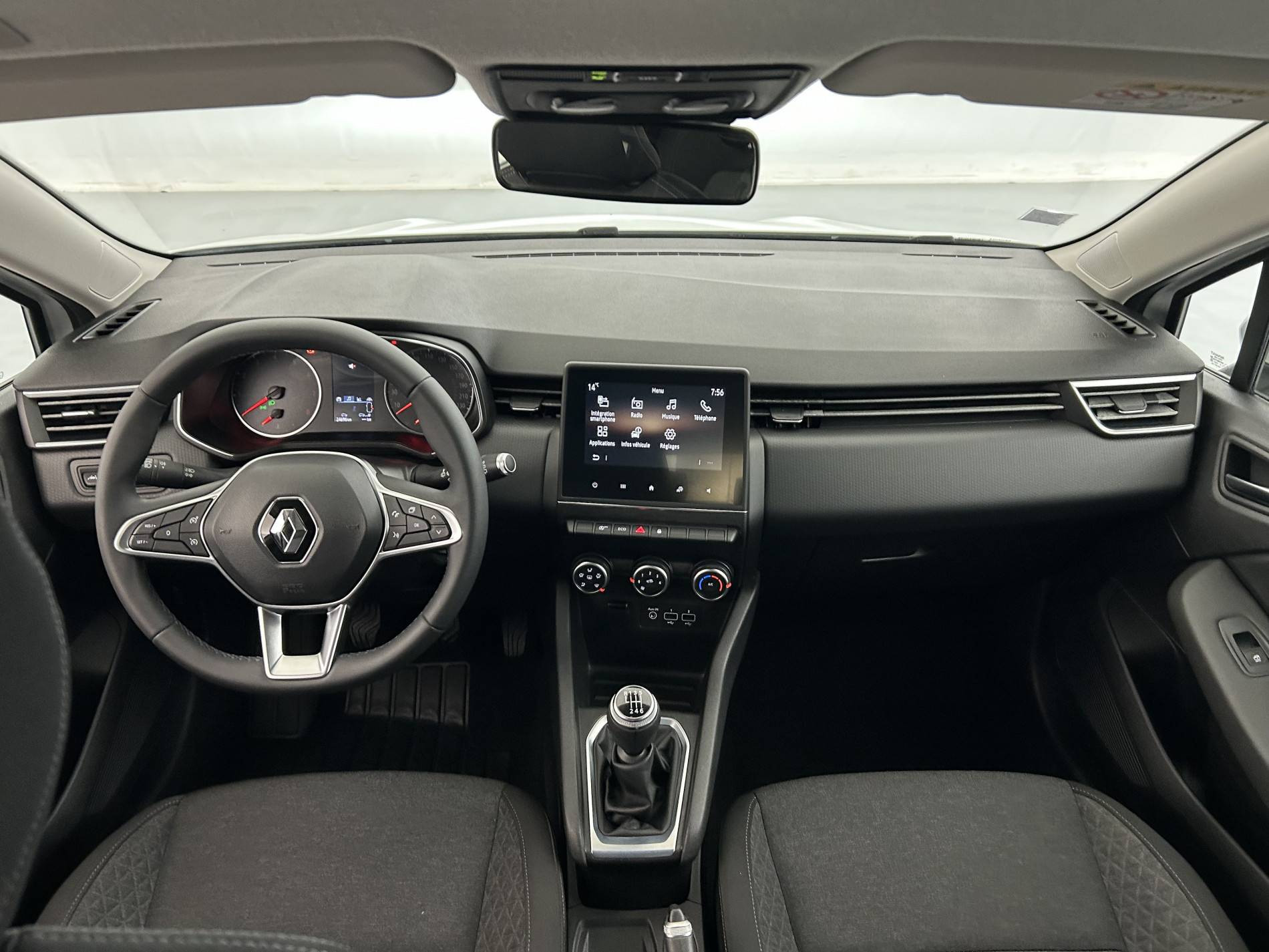 Vente en ligne Renault Clio 5 Clio TCe 90 - 21 au prix de 13 890 €