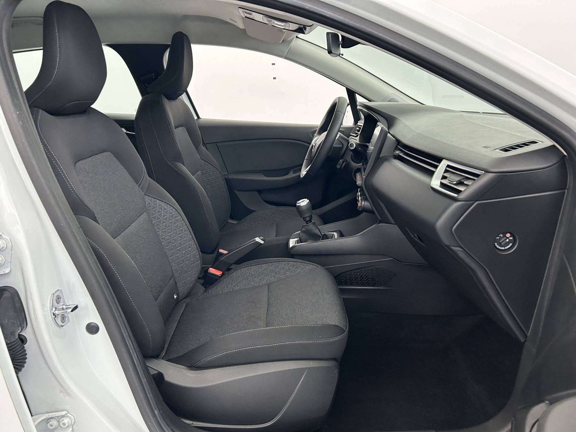 Vente en ligne Renault Clio 5 Clio TCe 90 - 21 au prix de 13 890 €