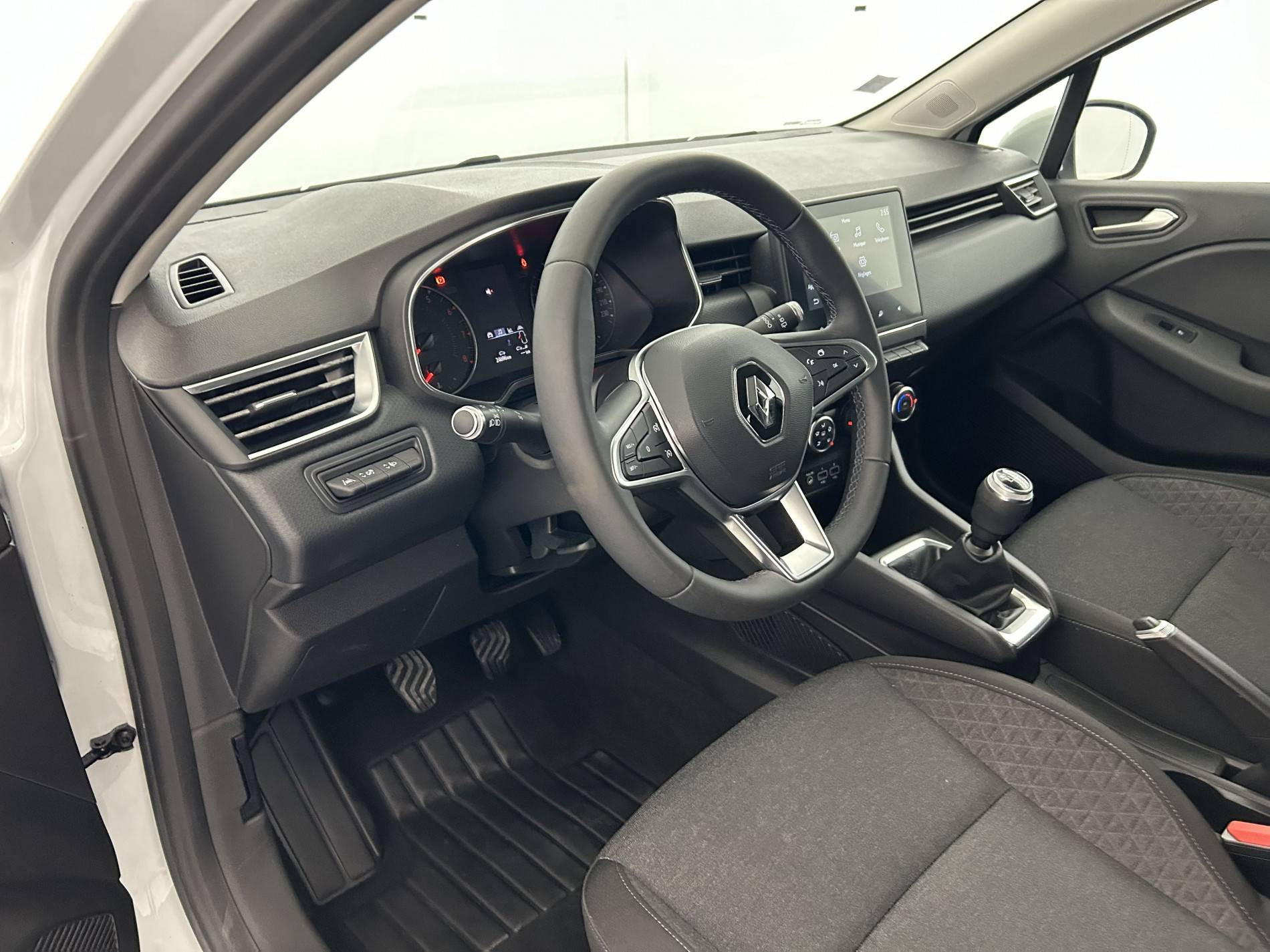 Vente en ligne Renault Clio 5 Clio TCe 90 - 21 au prix de 13 890 €