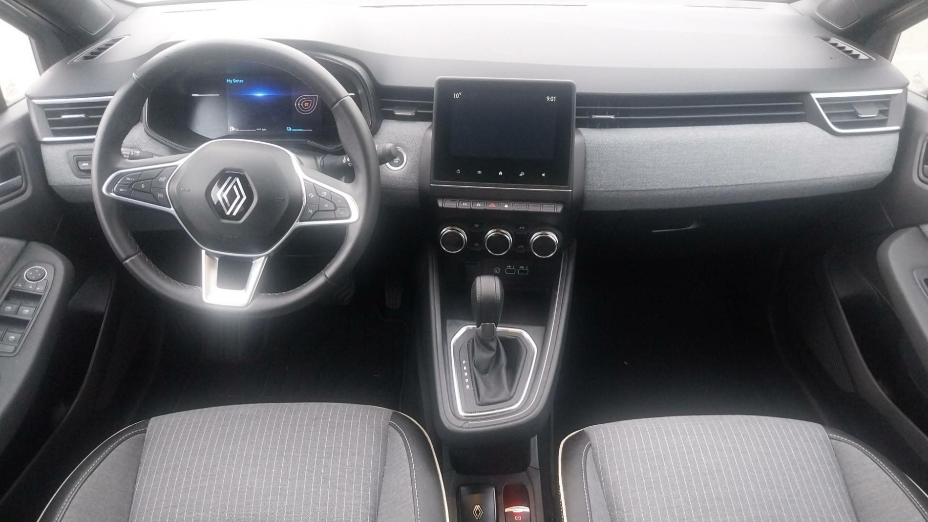 Vente en ligne Renault Clio 5 Clio E-Tech full hybrid 145 au prix de 19 890 €