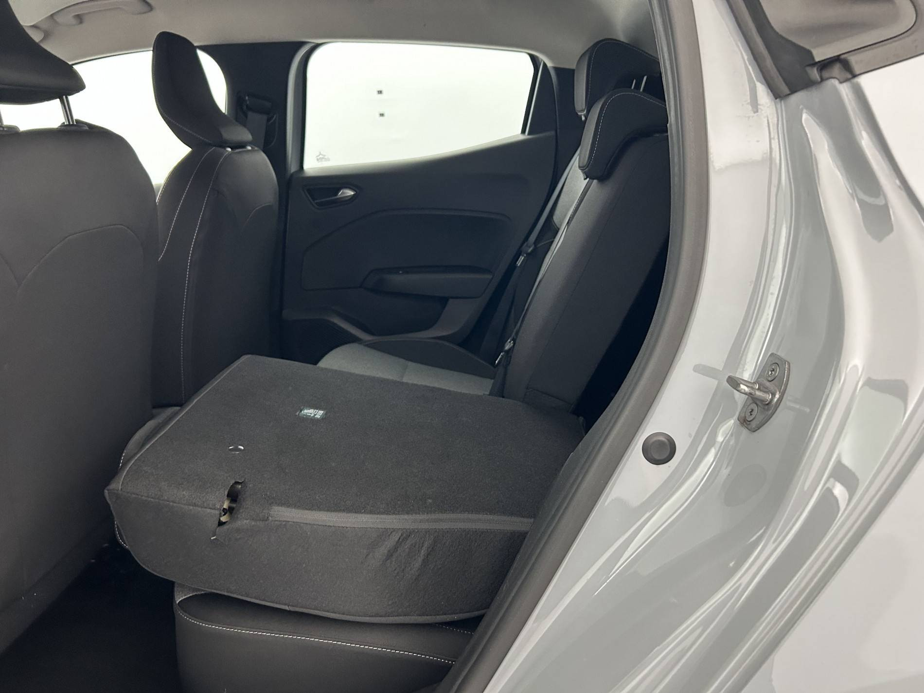 Vente en ligne Renault Clio 5 Clio TCe 90 au prix de 16 490 €