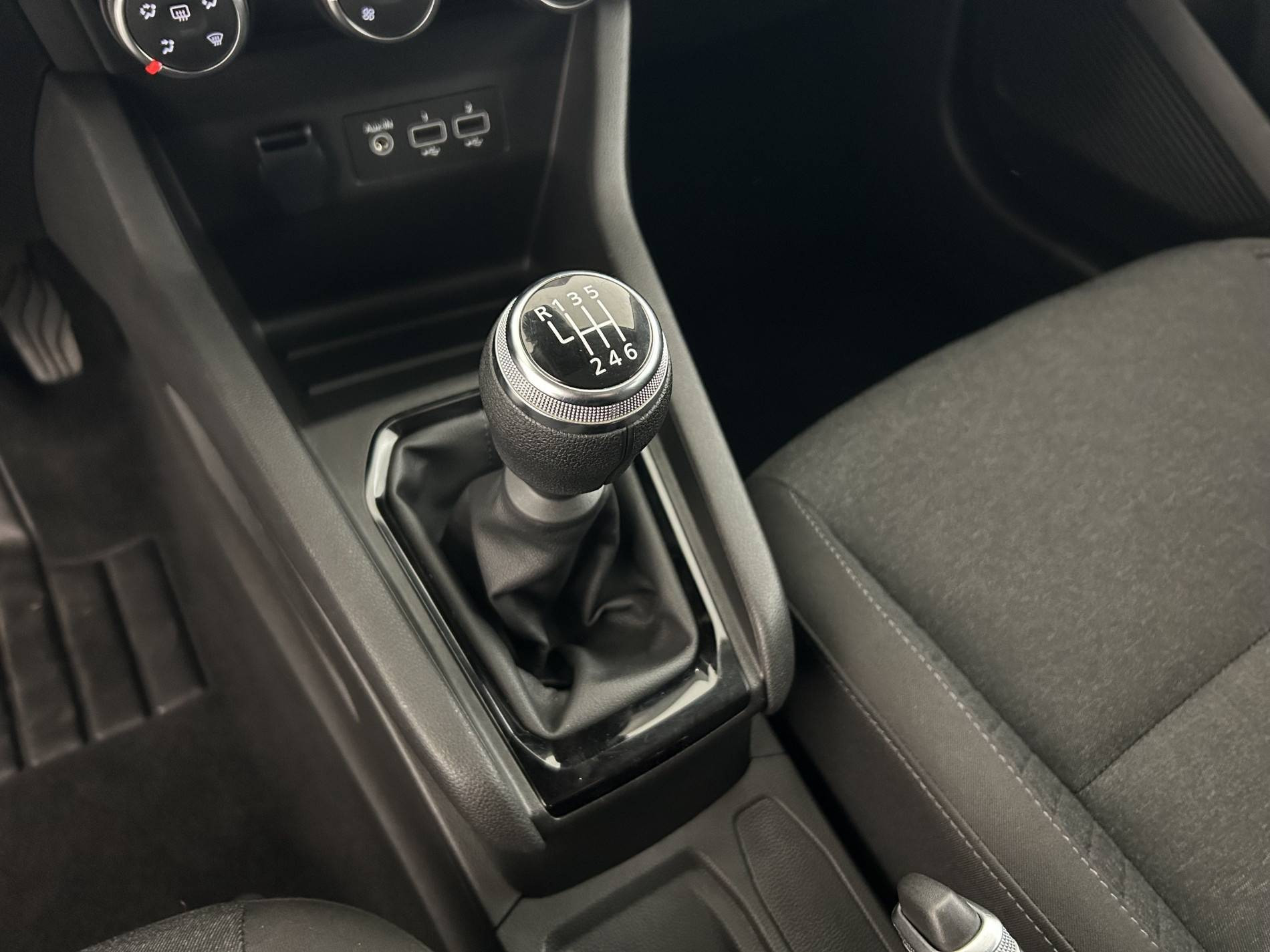 Vente en ligne Renault Clio 5 Clio TCe 90 au prix de 14 290 €