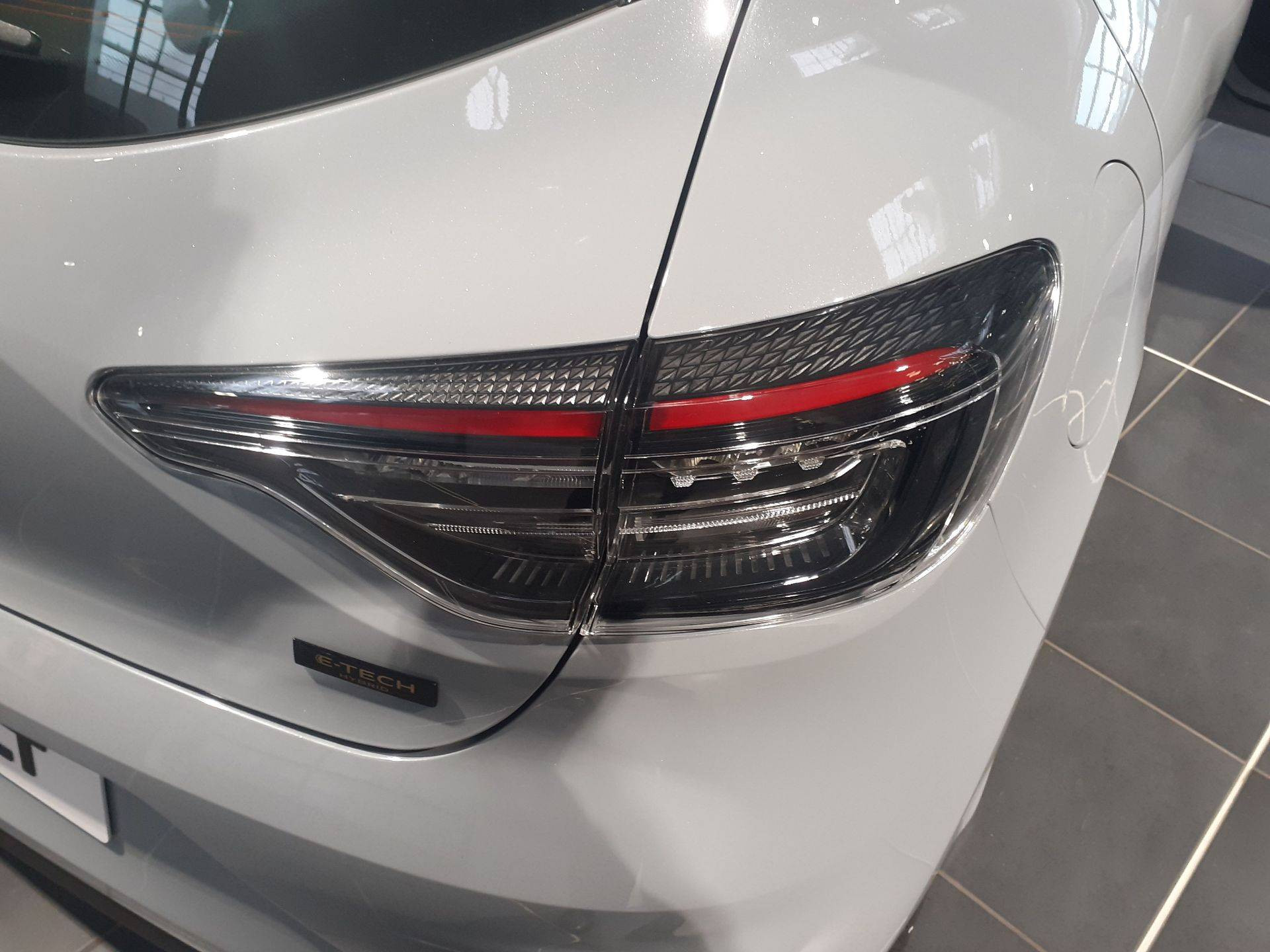 Vente en ligne Renault Clio 5 Clio E-Tech full hybrid 145 ch GSR2 au prix de 21 990 €