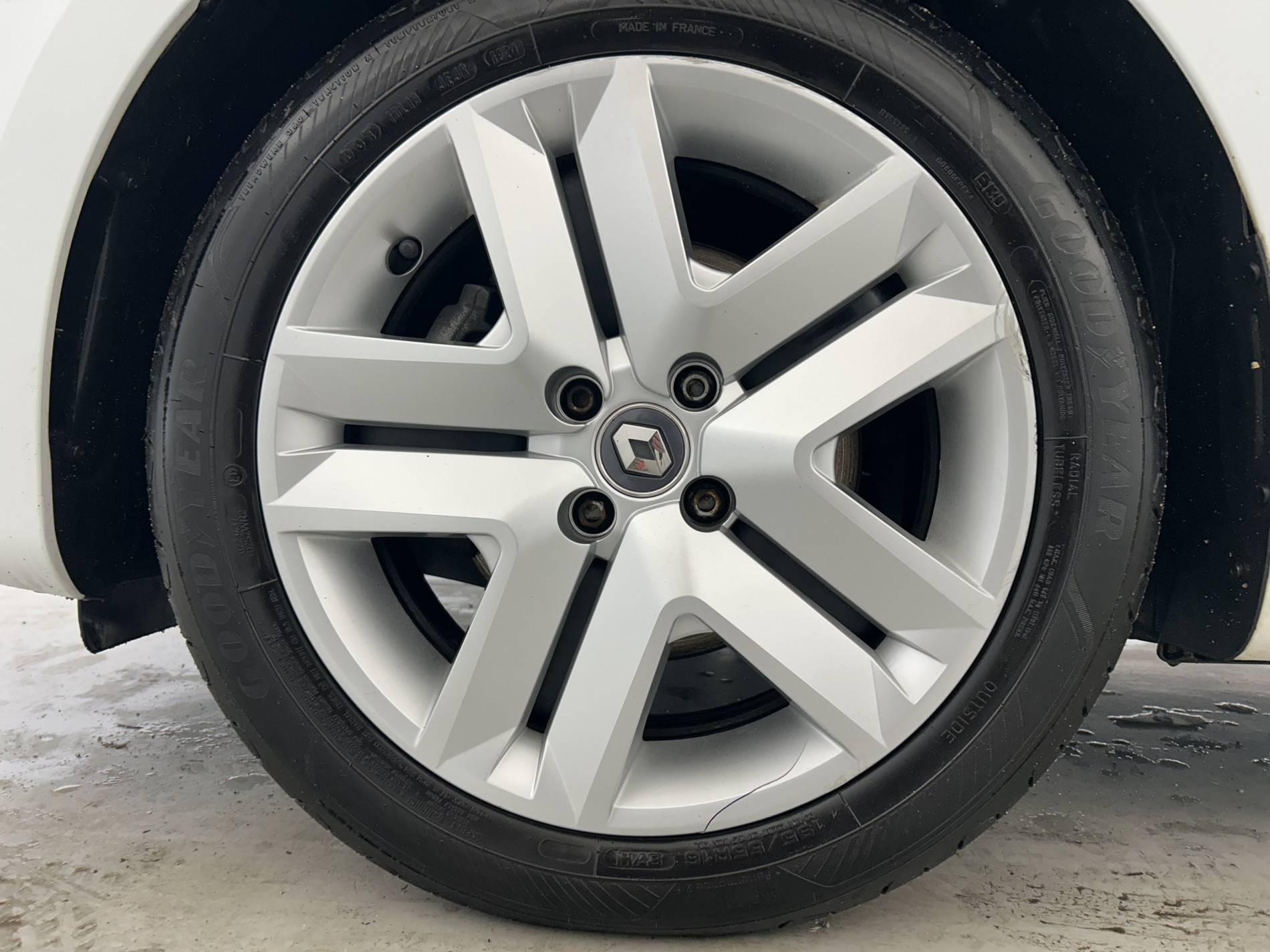 Vente en ligne Renault Clio 5 Clio Blue dCi 85 au prix de 11 990 €