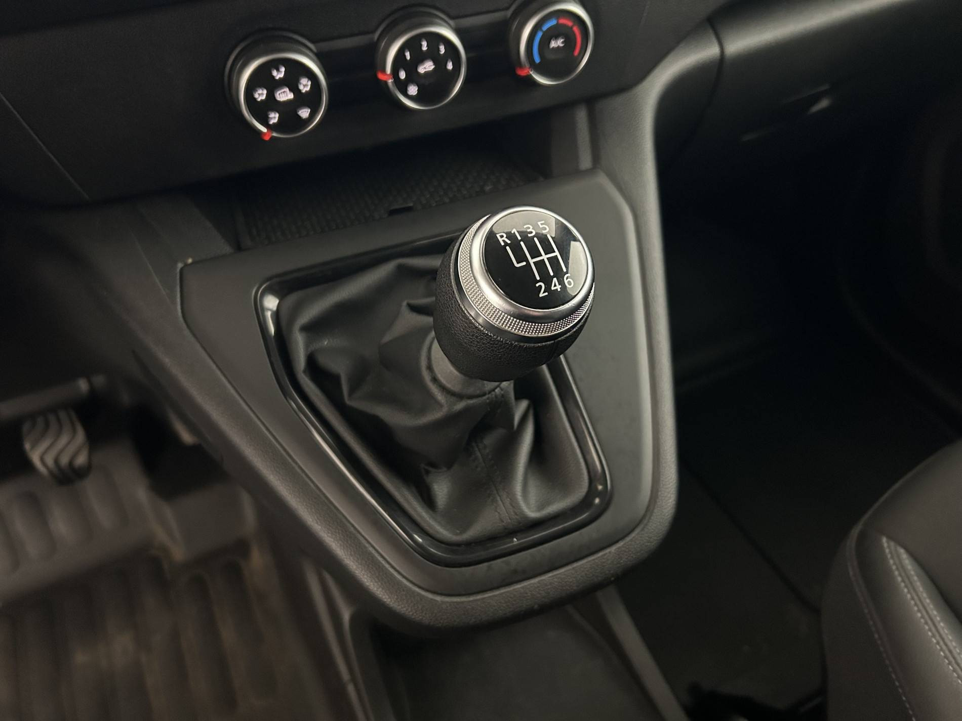 Vente en ligne Renault Kangoo Van  BLUE DCI 95 au prix de 13 990 €