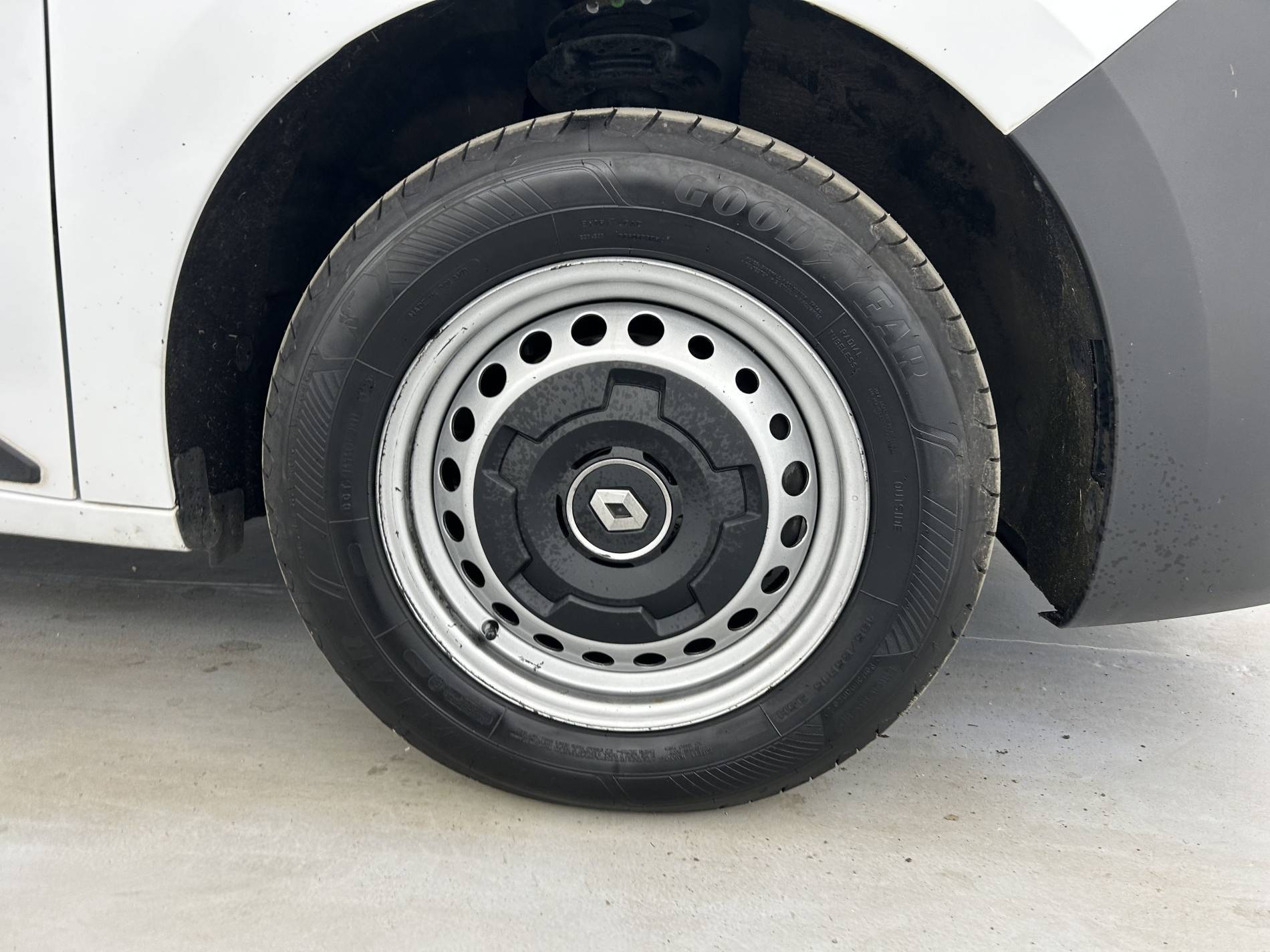 Vente en ligne Renault Kangoo Van  BLUE DCI 95 au prix de 13 990 €