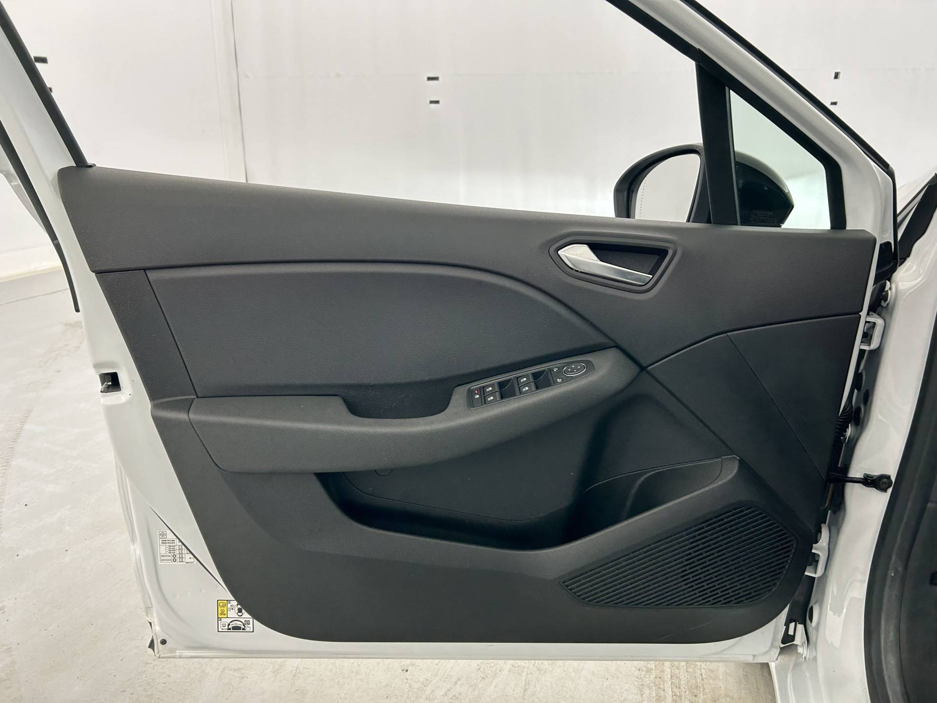 Vente en ligne Renault Clio 5 Clio TCe 90 - 21N au prix de 13 890 €