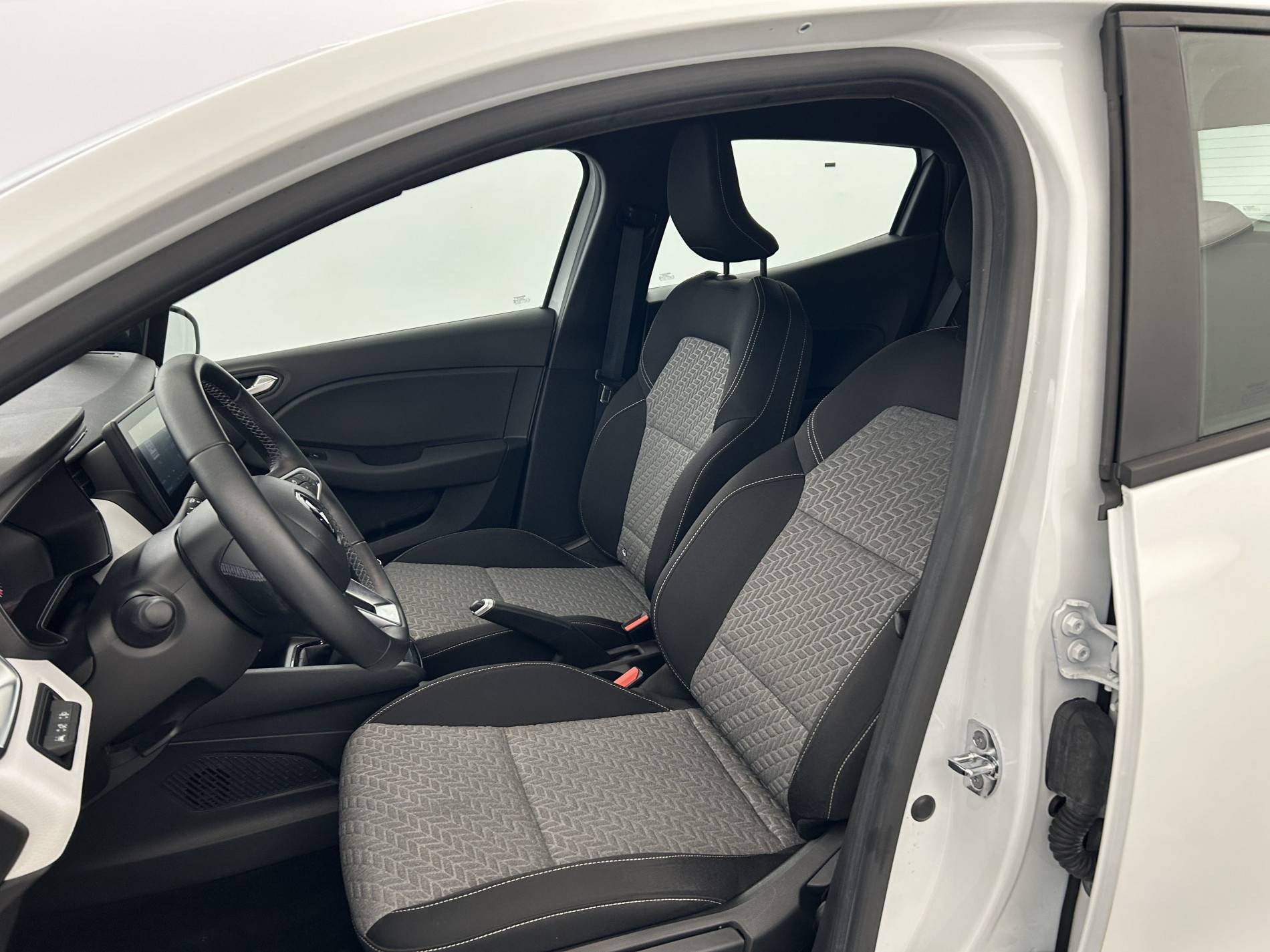 Vente en ligne Renault Clio 5 Clio TCe 90 - 21N au prix de 13 890 €