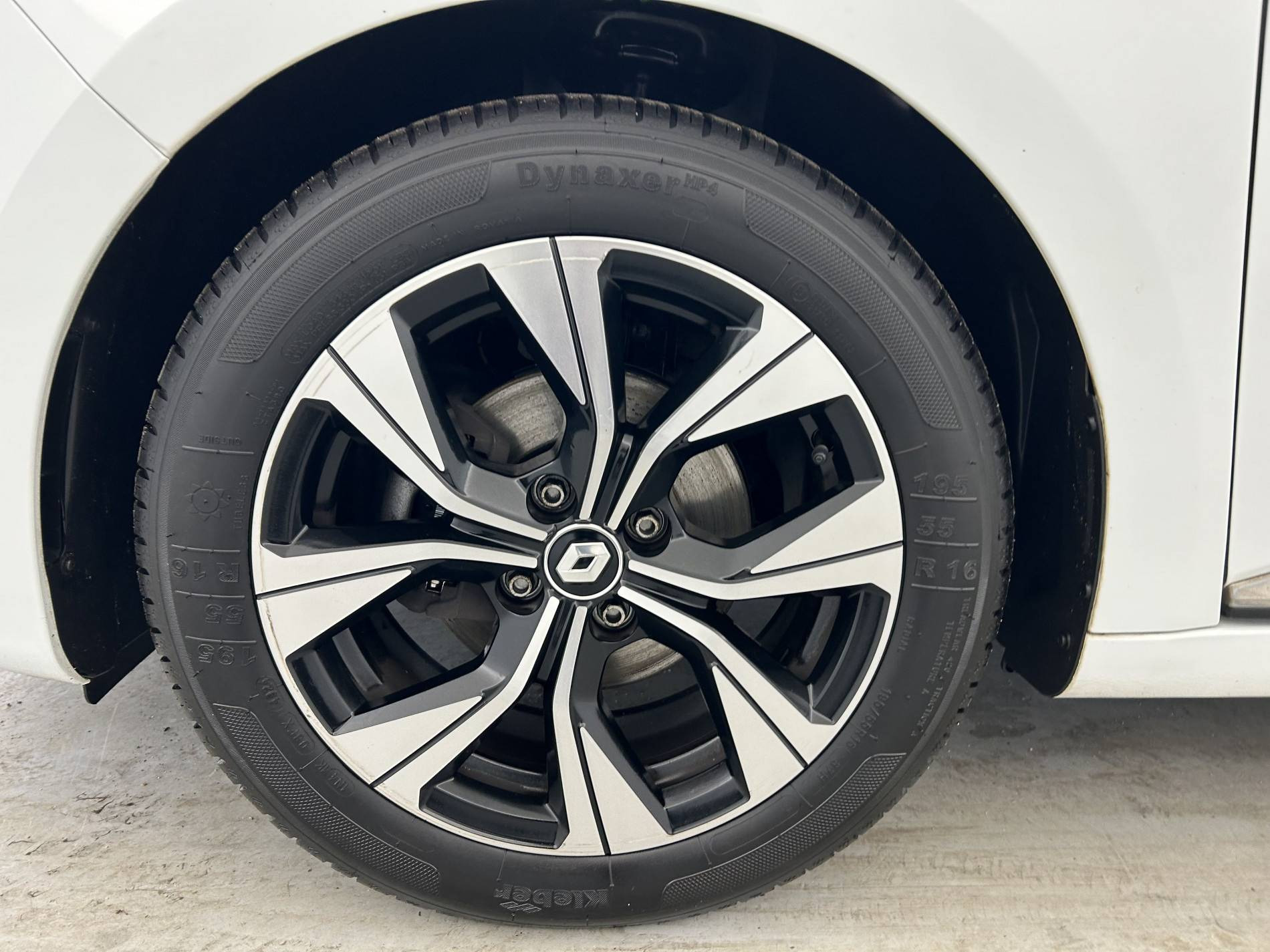 Vente en ligne Renault Clio 5 Clio TCe 90 - 21N au prix de 13 890 €