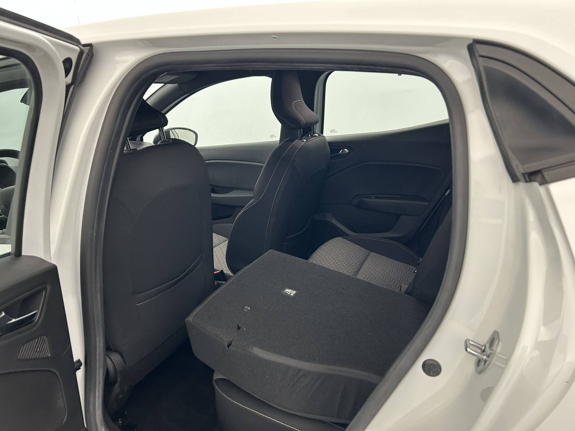 Vente en ligne Renault Clio 5 Clio TCe 90 - 21N au prix de 13 890 €