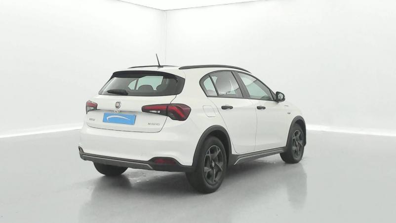 Vente en ligne Fiat Tipo Cross Tipo Cross 5 Portes 1.5 Firefly Turbo 130 ch S&S DCT7 Hybrid au prix de 17 990 €