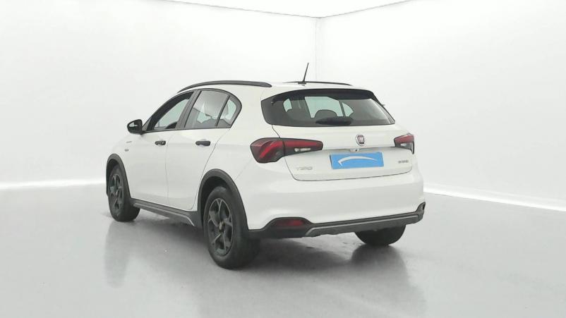 Vente en ligne Fiat Tipo Cross Tipo Cross 5 Portes 1.5 Firefly Turbo 130 ch S&S DCT7 Hybrid au prix de 17 990 €