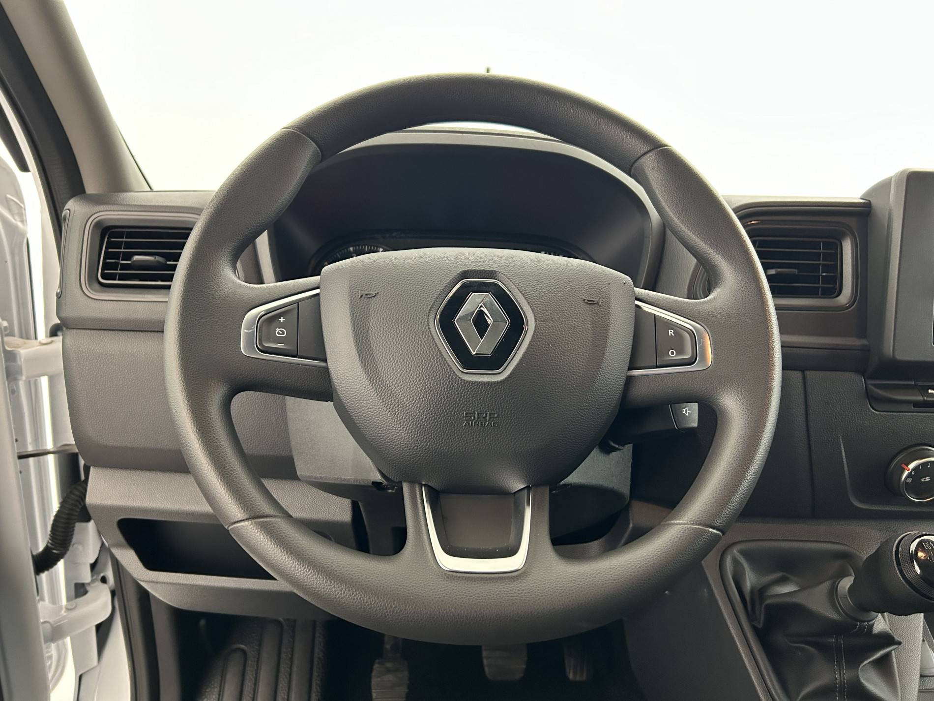 Vente en ligne Renault Master Fourgon MASTER FGN TRAC F3500 L2H2 BLUE DCI 135 au prix de 29 990 €