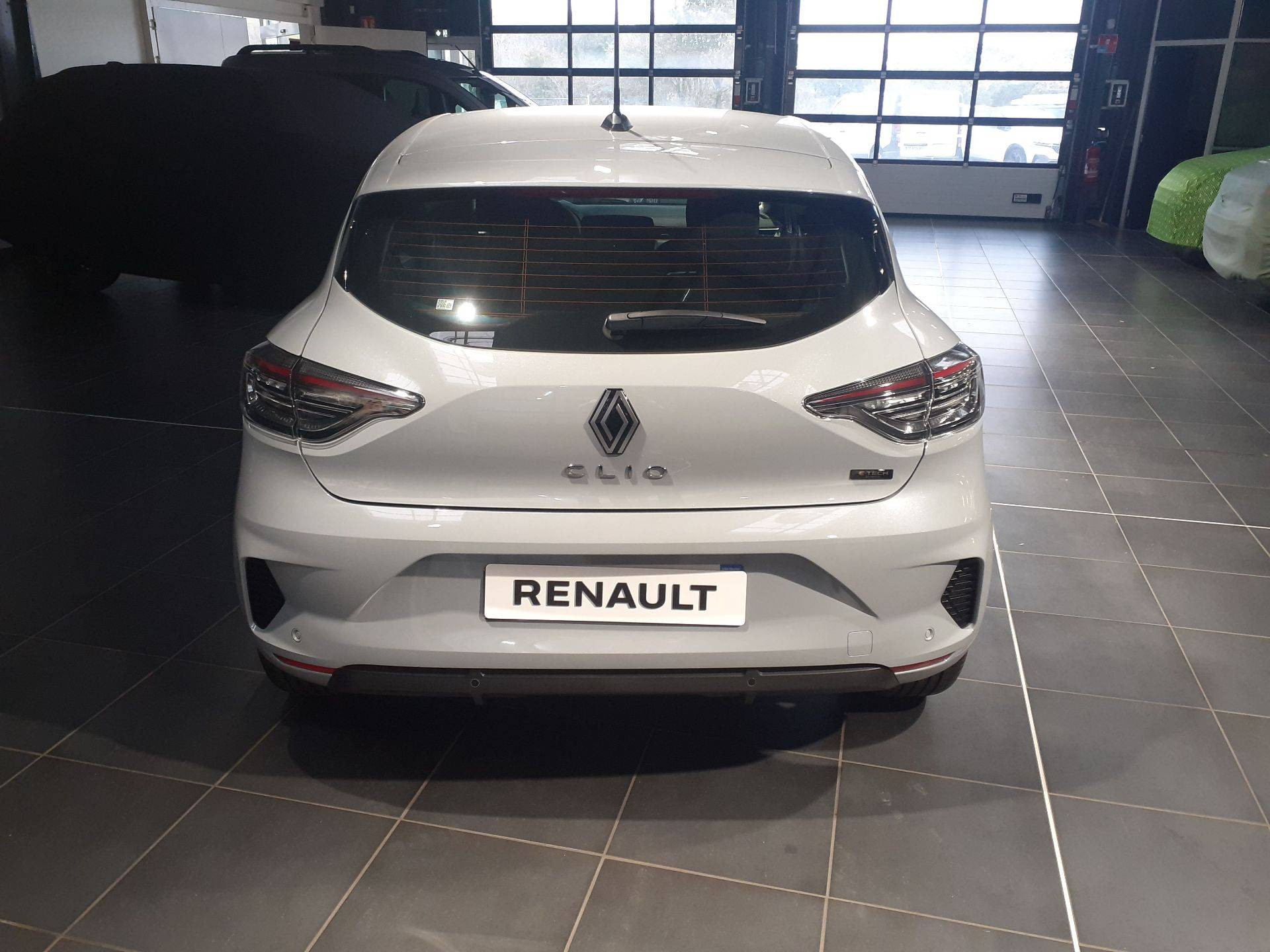 Vente en ligne Renault Clio 5 Clio E-Tech full hybrid 145 ch GSR2 au prix de 21 990 €