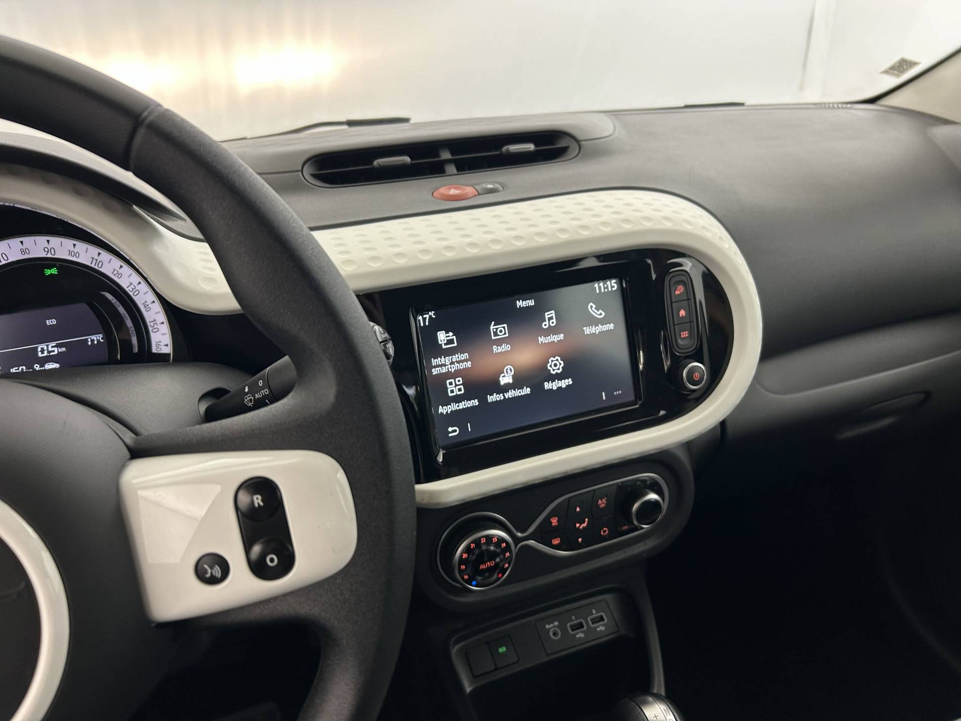 Vente en ligne Renault Twingo Electrique Twingo III E-Tech au prix de 10 990 €