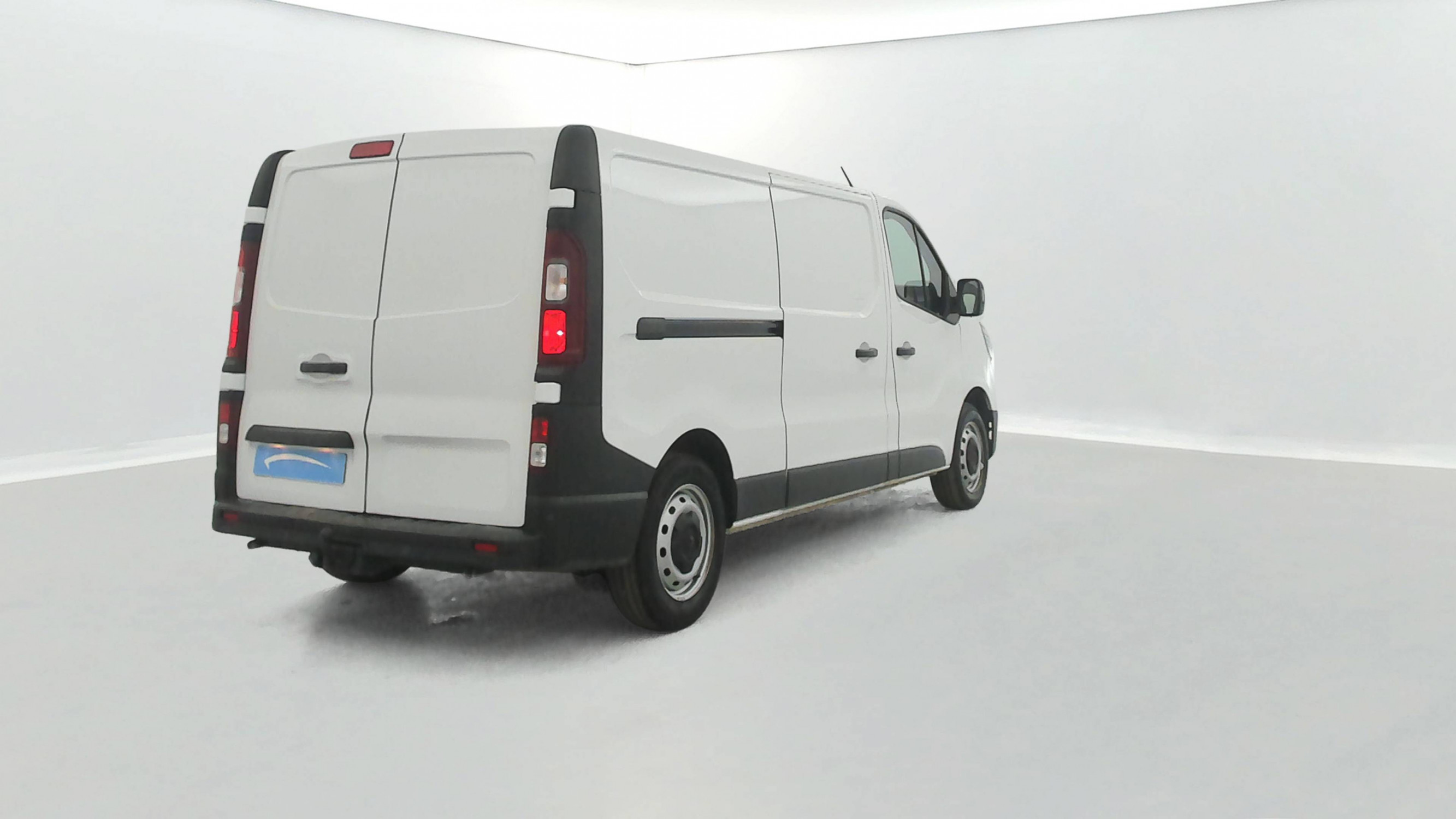 Vente en ligne Renault Trafic 3 Fourgon TRAFIC FGN L2H1 3000 KG BLUE DCI 130 au prix de 23 490 €