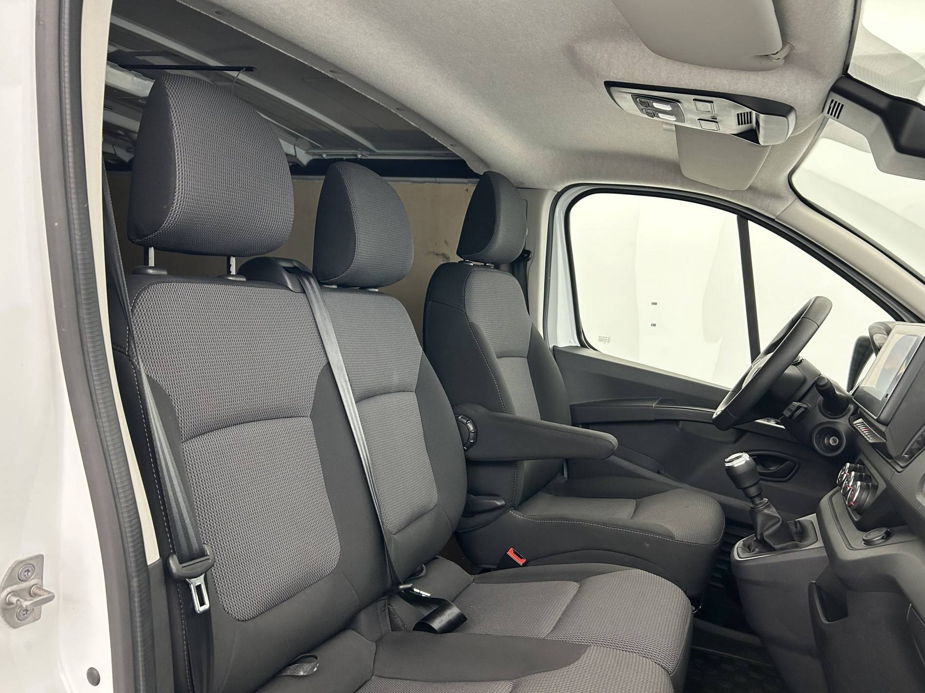 Vente en ligne Renault Trafic 3 Fourgon TRAFIC FGN L2H1 3000 KG BLUE DCI 130 au prix de 23 490 €