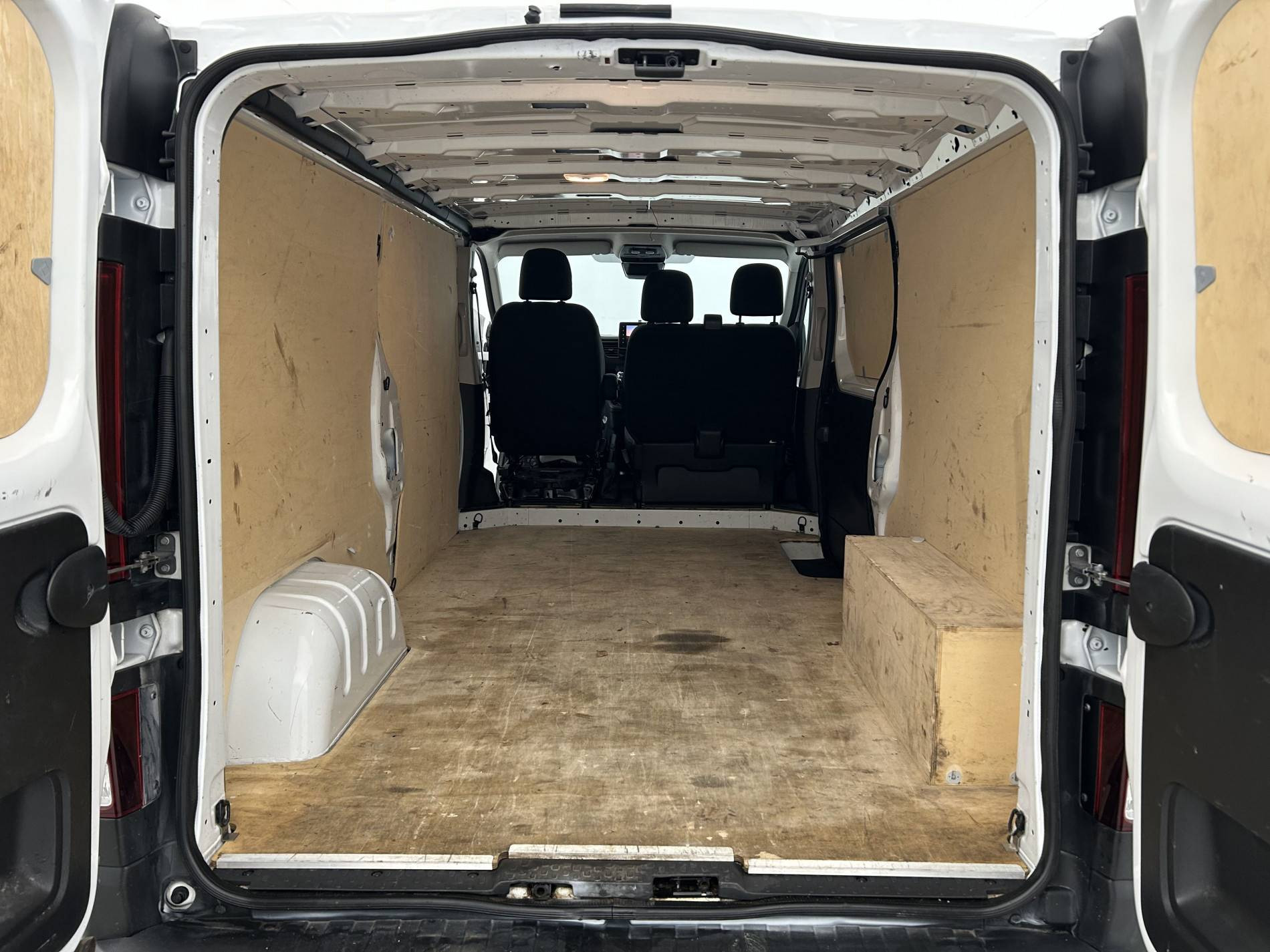 Vente en ligne Renault Trafic 3 Fourgon TRAFIC FGN L2H1 3000 KG BLUE DCI 130 au prix de 23 490 €