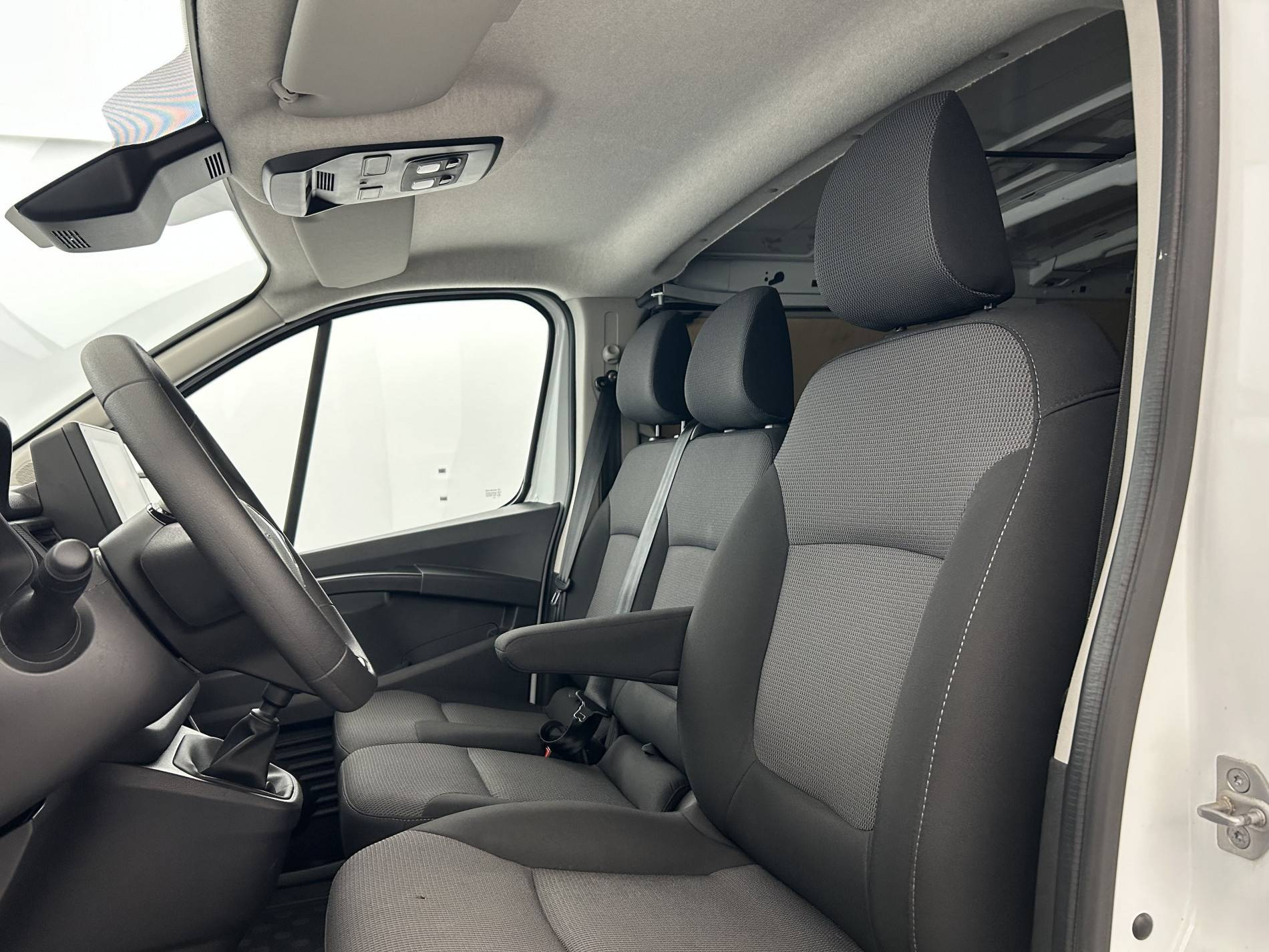 Vente en ligne Renault Trafic 3 Fourgon TRAFIC FGN L2H1 3000 KG BLUE DCI 130 au prix de 23 490 €