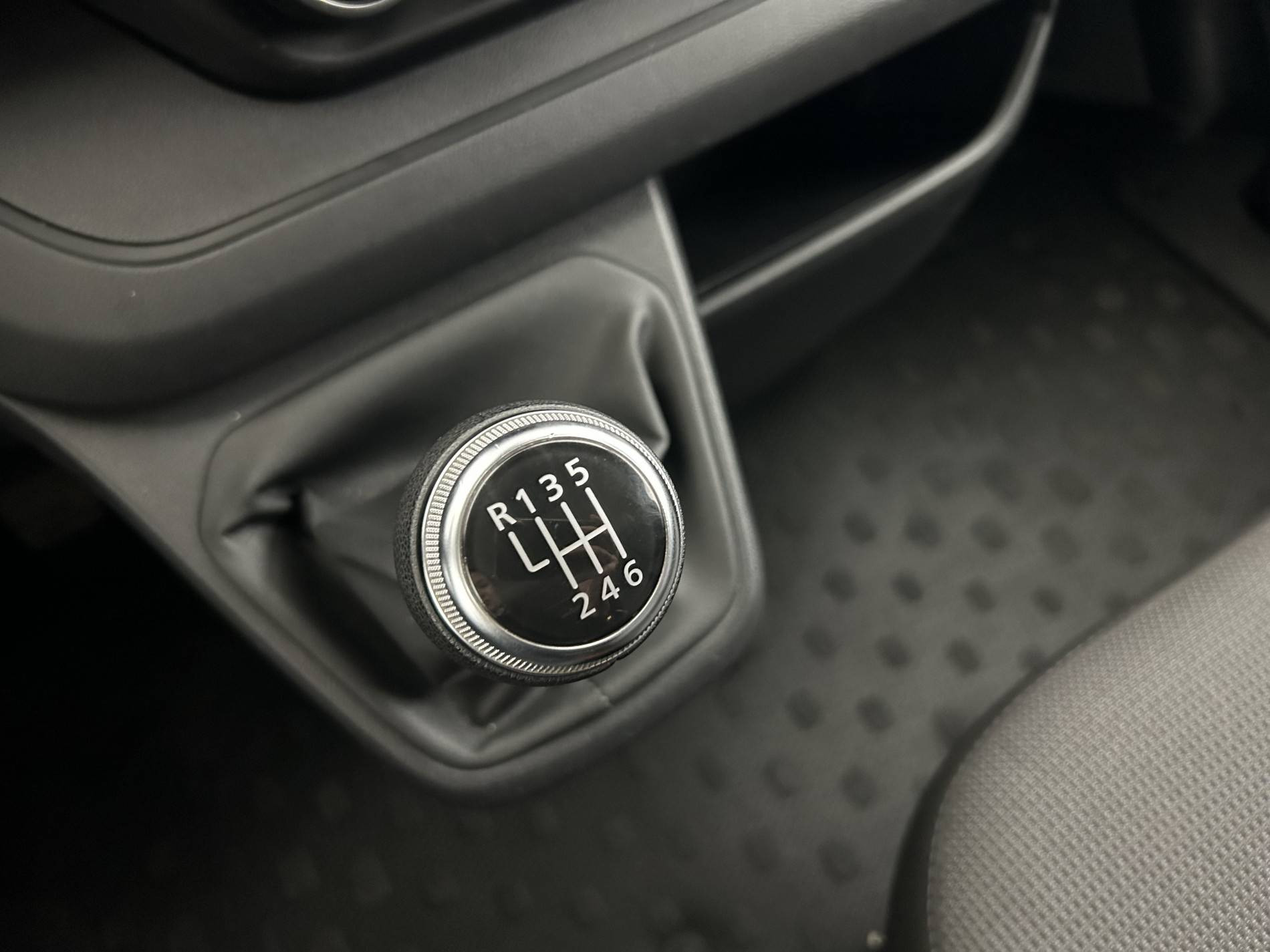 Vente en ligne Renault Trafic 3 Fourgon TRAFIC FGN L2H1 3000 KG BLUE DCI 130 au prix de 23 490 €