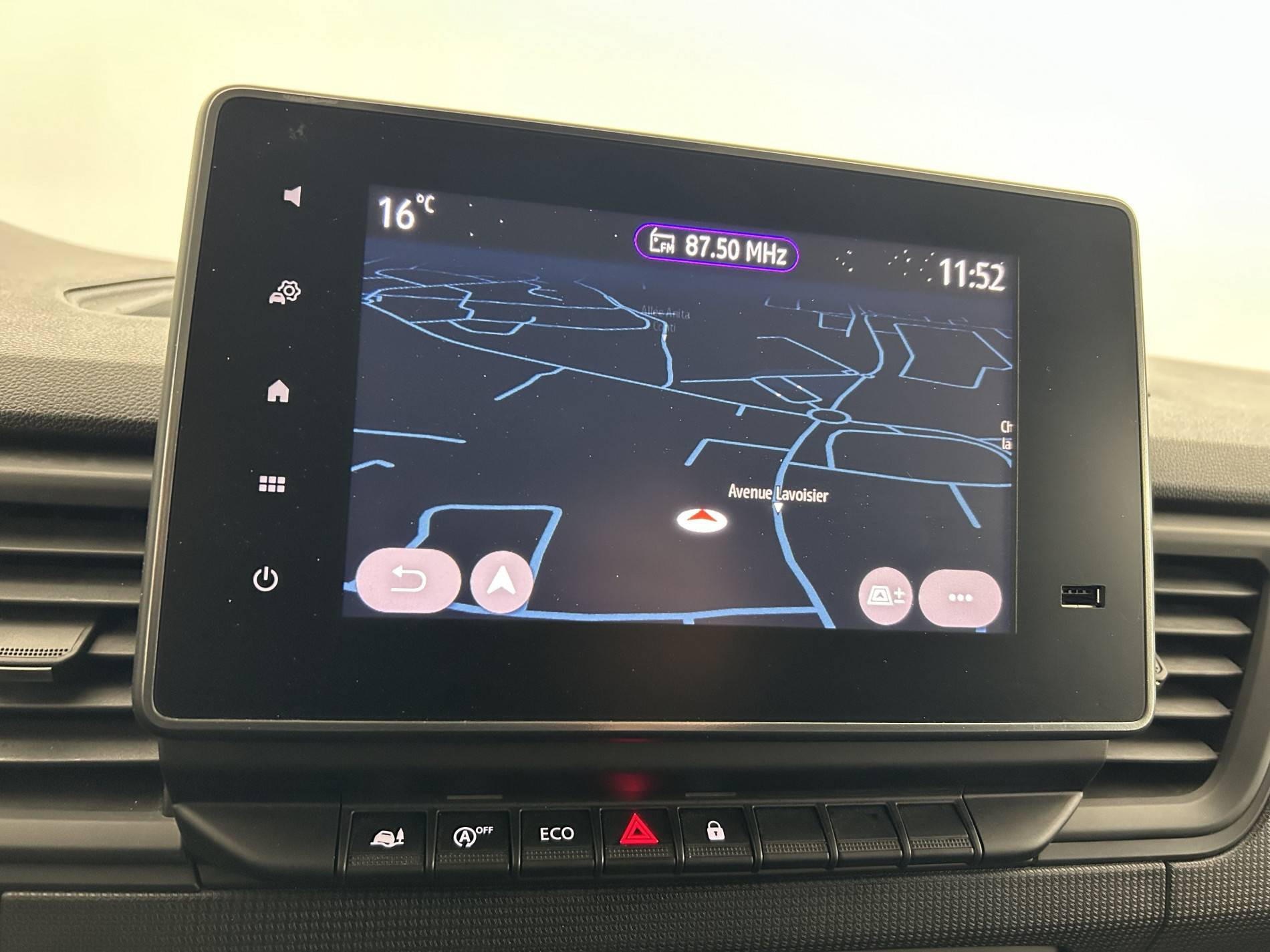 Vente en ligne Renault Trafic 3 Fourgon TRAFIC FGN L2H1 3000 KG BLUE DCI 130 au prix de 23 490 €