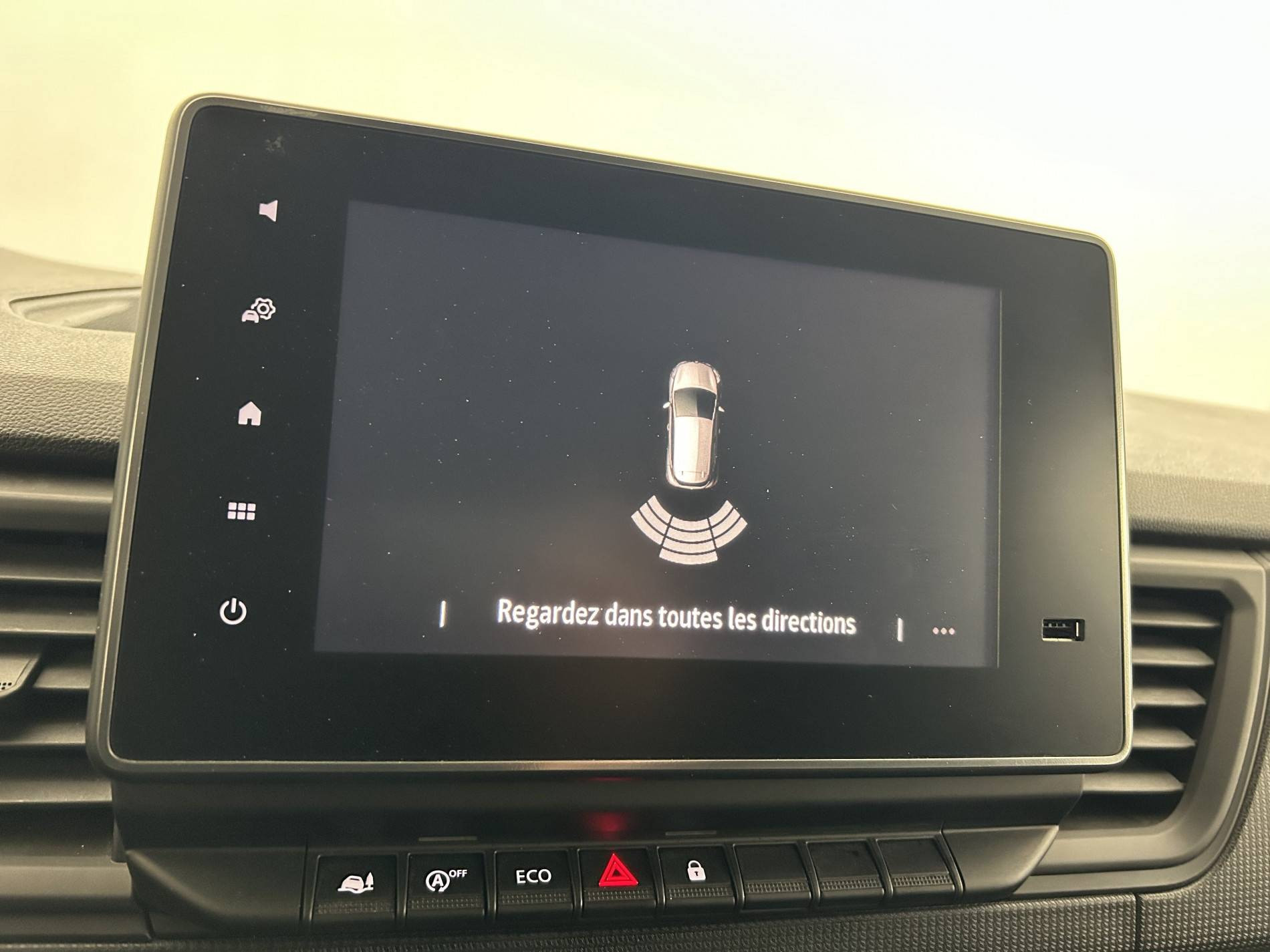 Vente en ligne Renault Trafic 3 Fourgon TRAFIC FGN L2H1 3000 KG BLUE DCI 130 au prix de 23 490 €