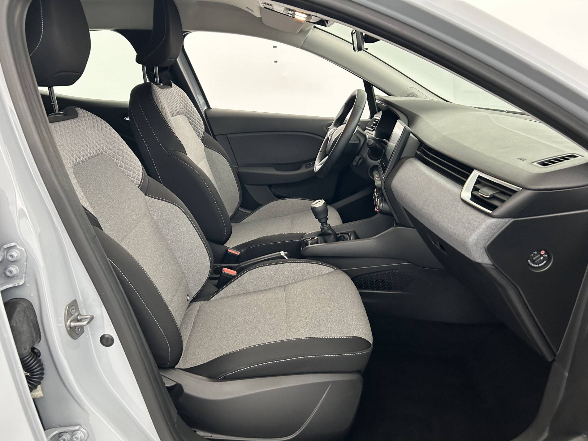 Vente en ligne Renault Clio 5 Clio TCe 90 au prix de 15 990 €