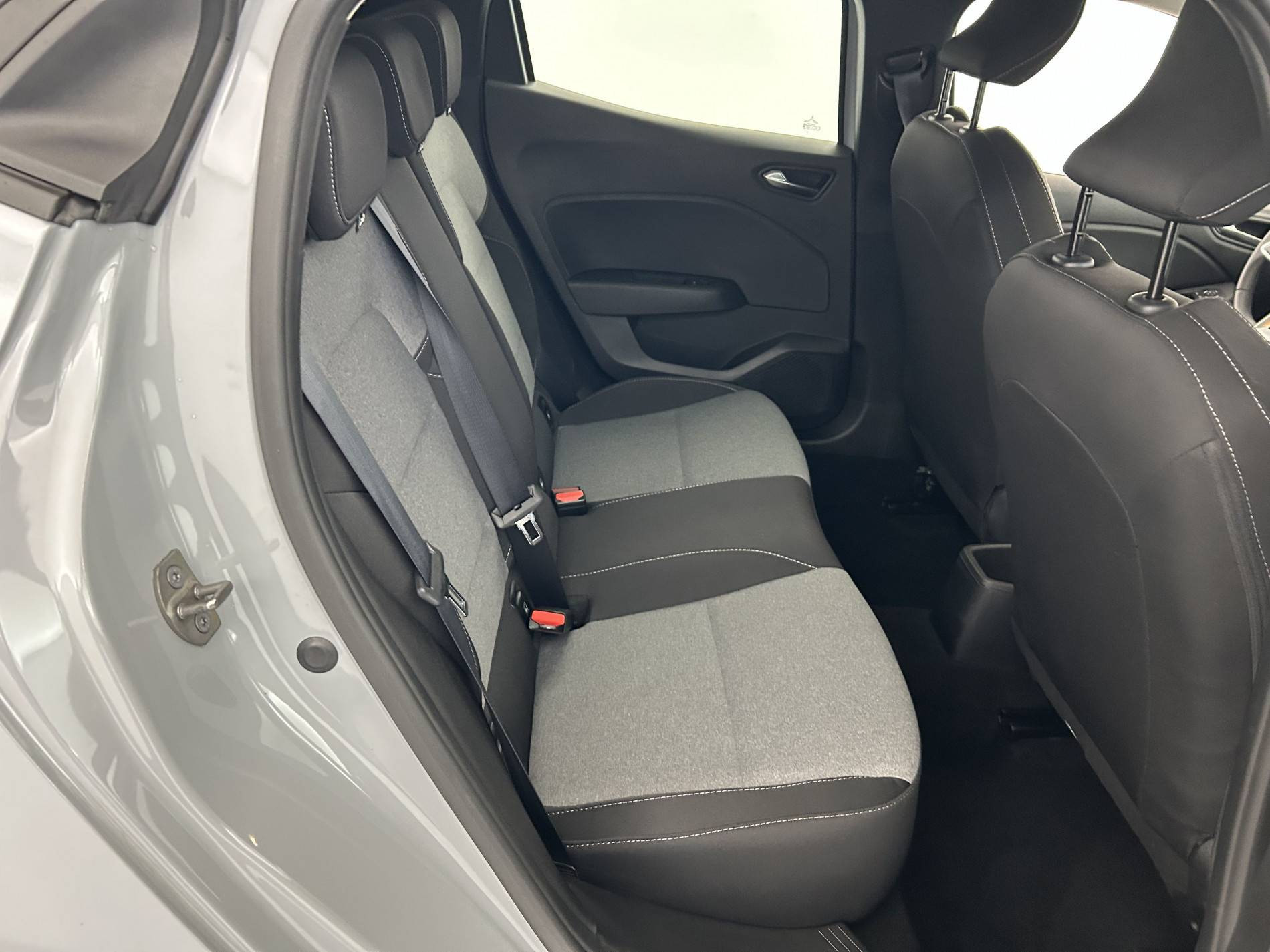 Vente en ligne Renault Clio 5 Clio TCe 90 au prix de 15 990 €