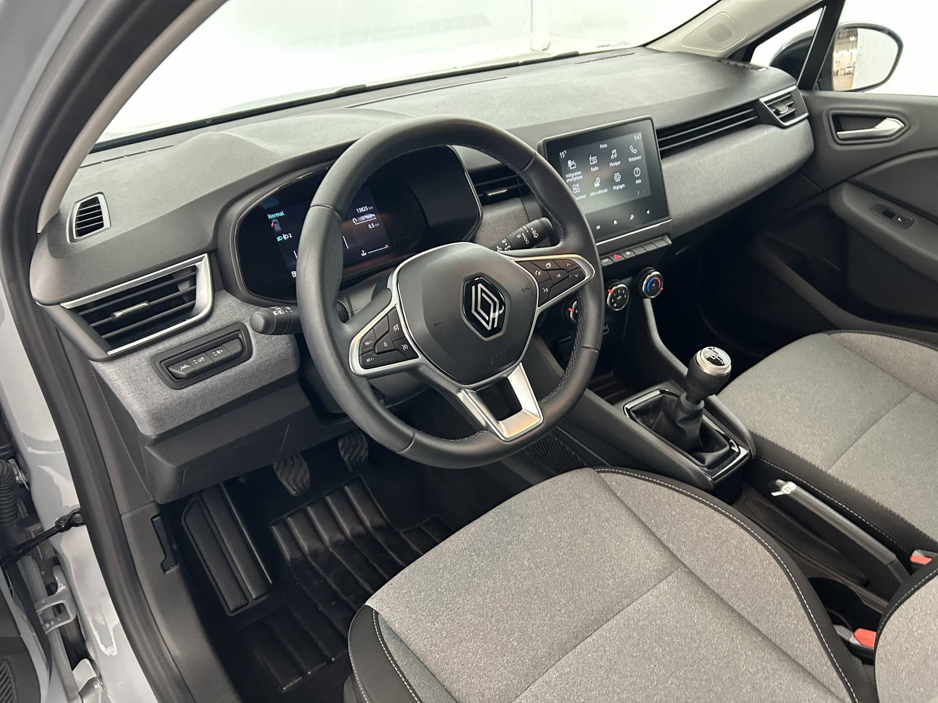 Vente en ligne Renault Clio 5 Clio TCe 90 au prix de 15 990 €